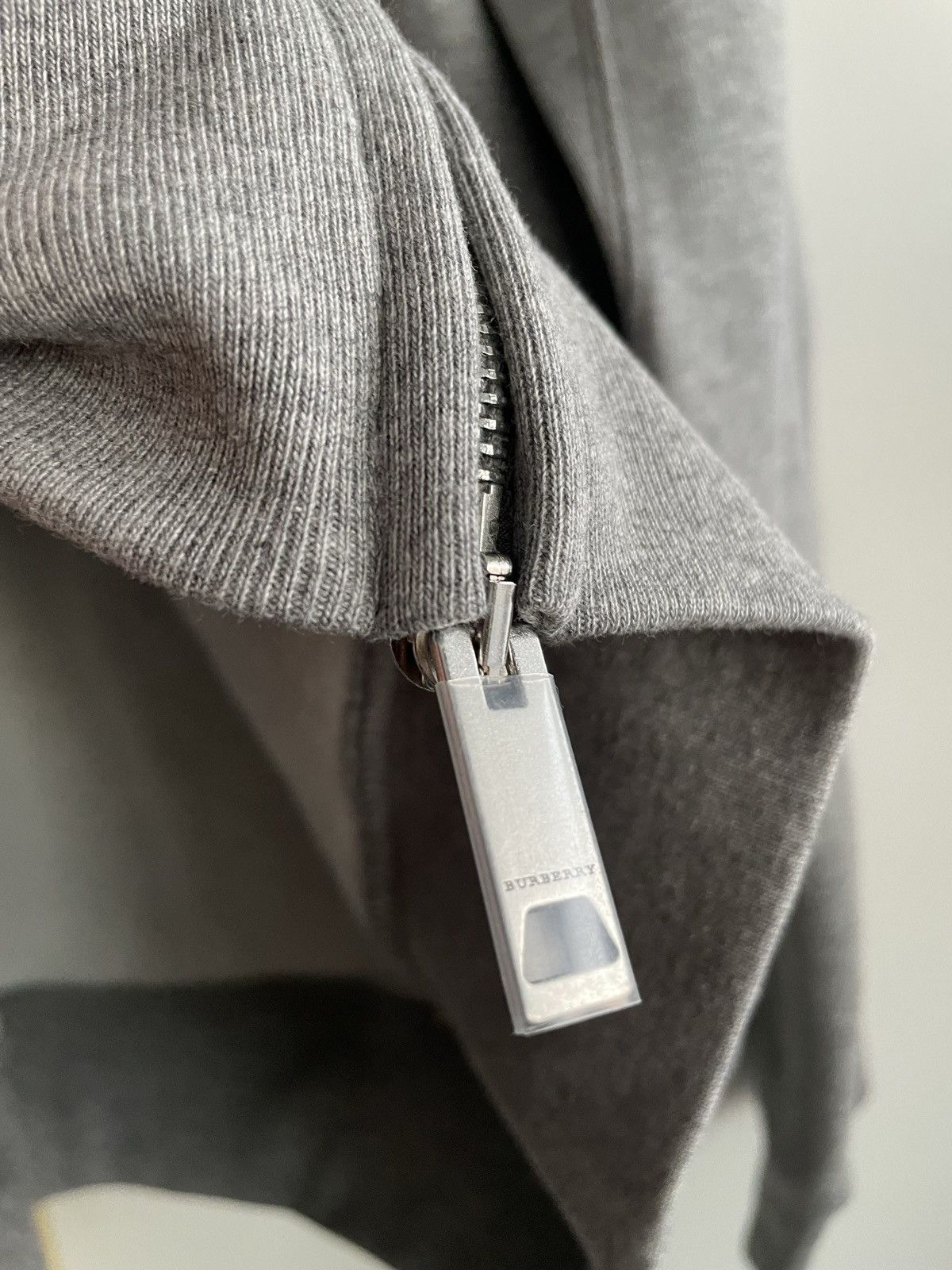 Burberry Super Runway Classic Sold Out Brand NEW Logo Hoodie Jacket Size US M / EU 48-50 / 2 - 18 Thumbnail