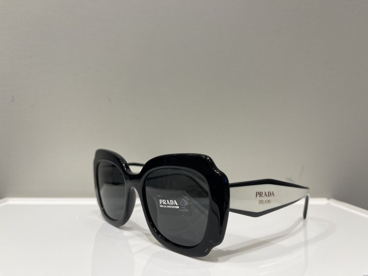 Prada × Vintage NEW Prada Sunglasses SPR16Y Sunglasses Size ONE SIZE - 1 Thumbnail