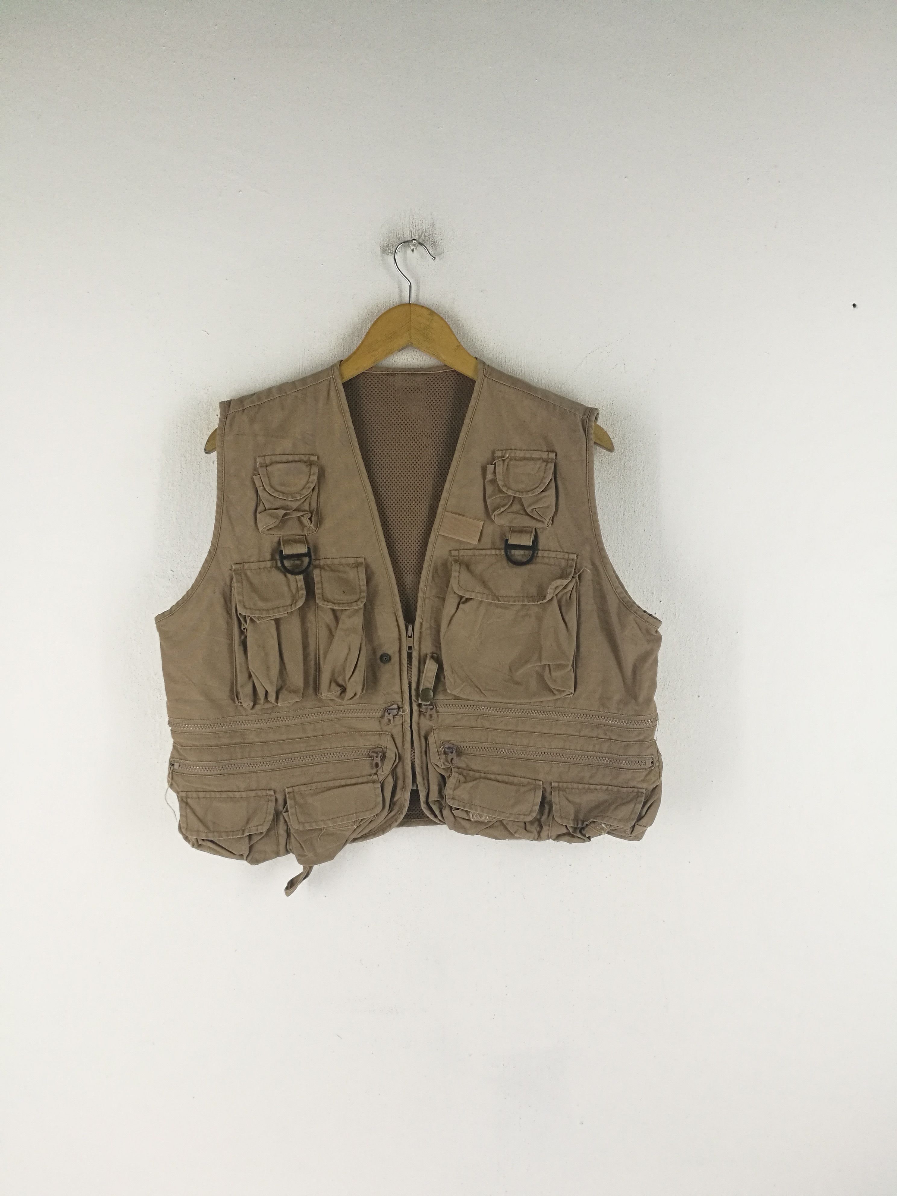 image of Military Vintage Flying Tiger Tactical Vest Jackets in Beige, Men's (Size Medium)