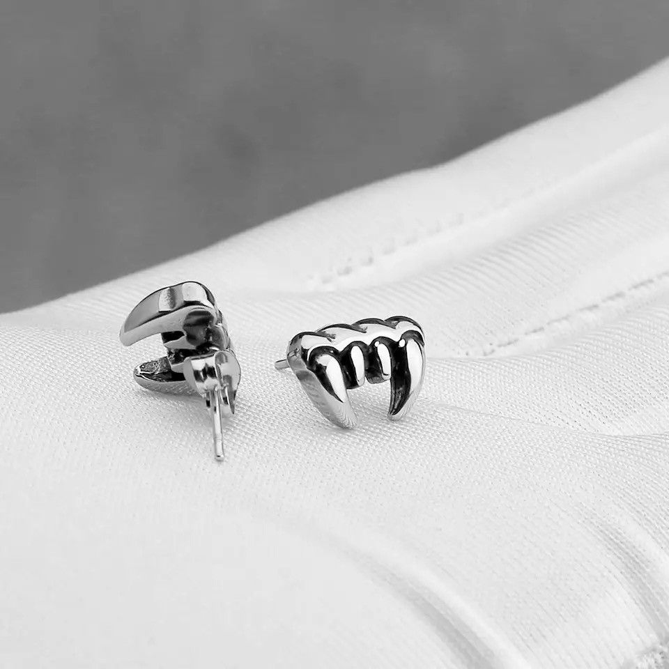 Jewelry Animal Wolf Teeth Earrings Size ONE SIZE - 2 Thumbnail