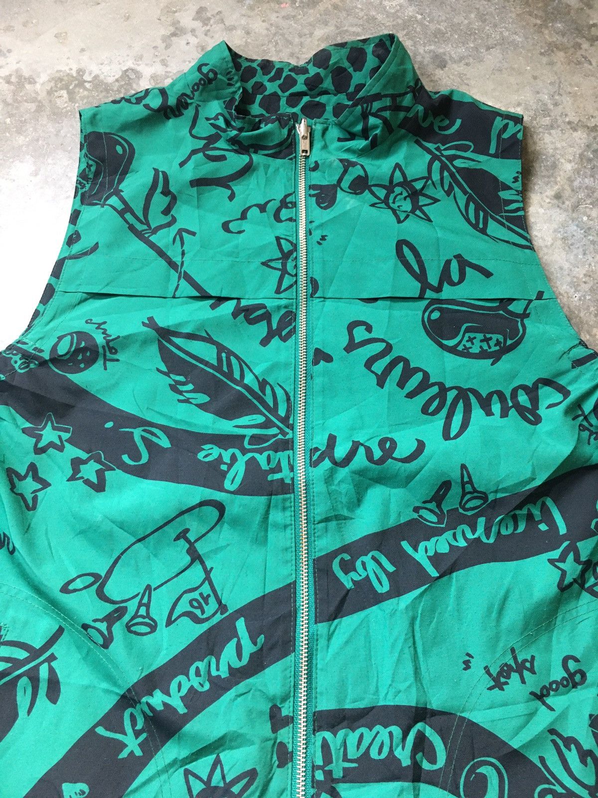 Japanese Brand Topys by Natalies Reversible Vest Art Design Size US M / EU 48-50 / 2 - 5 Thumbnail