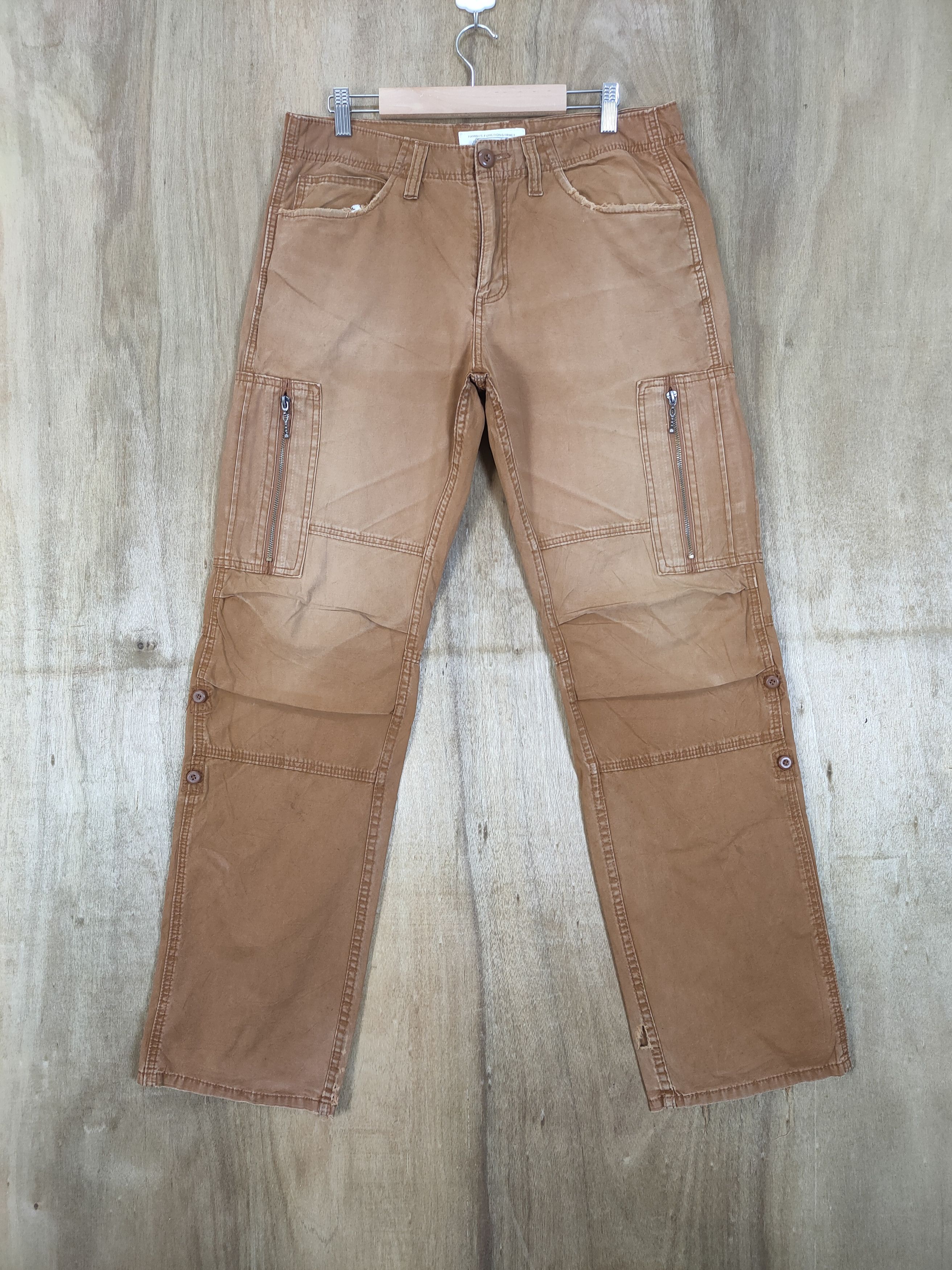 Japanese Brand VINTAGE FOMOUS GARMENT FADED CARGO PANTS Size US 32 / EU 48 - 1 Thumbnail