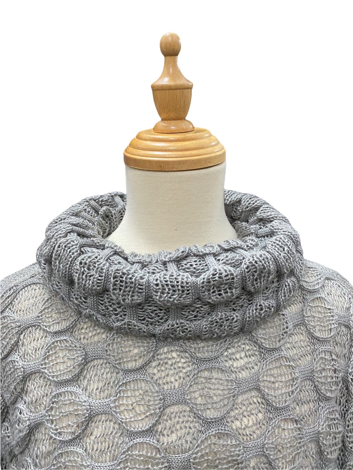 Forever 21 Forever 21 highneck knitwear Size US M / EU 48-50 / 2 - 3 Thumbnail