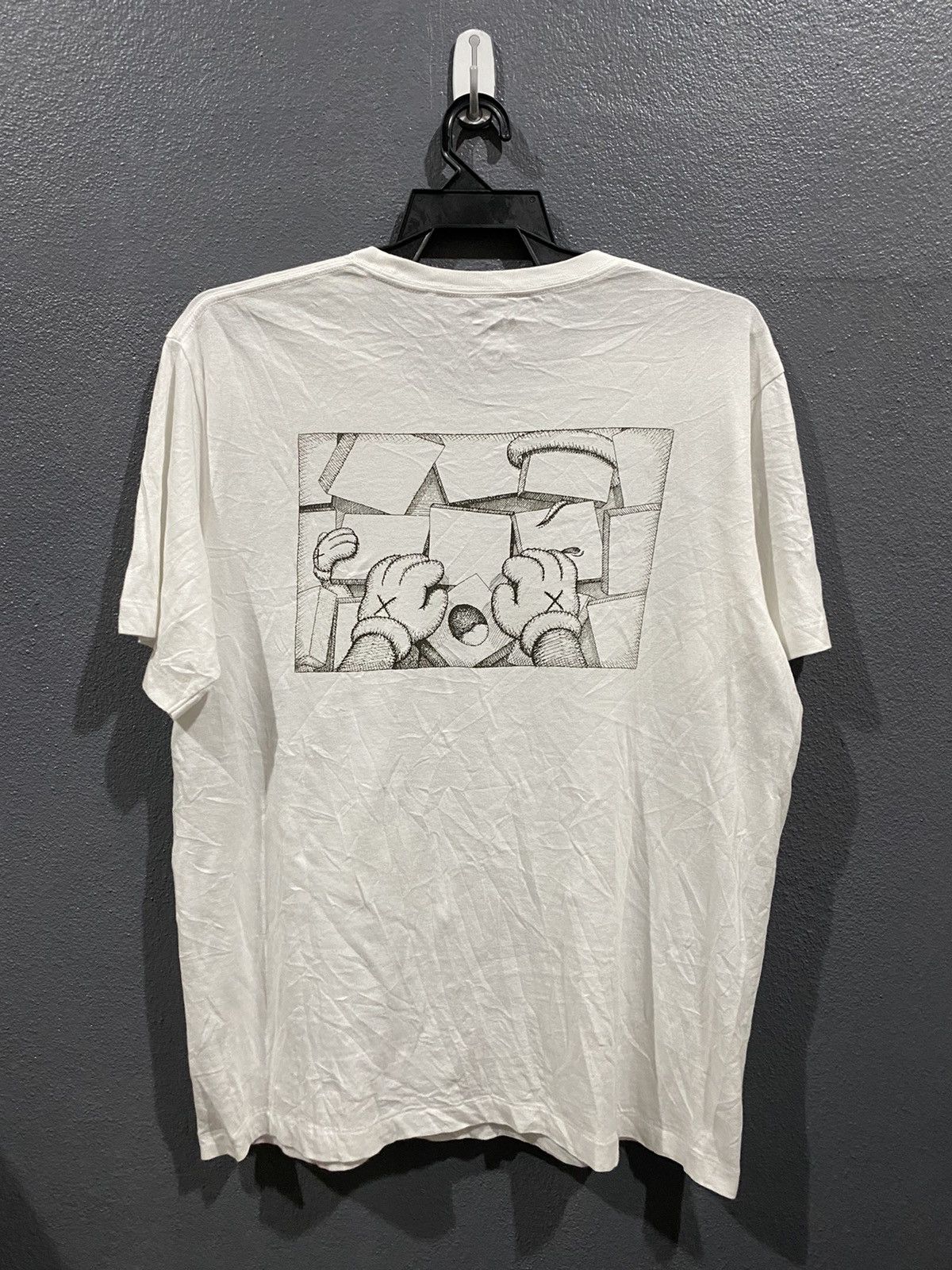 Kaws × Uniqlo Uniqlo X Kaws Tee Size US XL / EU 56 / 4 - 1 Thumbnail