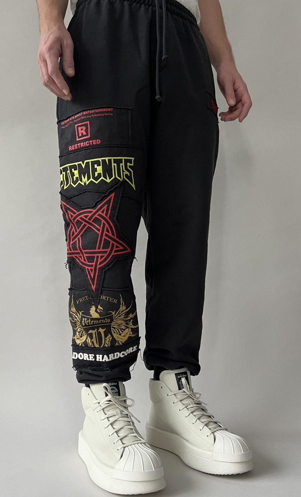 Vetements Vetements Hardcore Logo Sweatpants Size US 32 / EU 48 - 1 Thumbnail