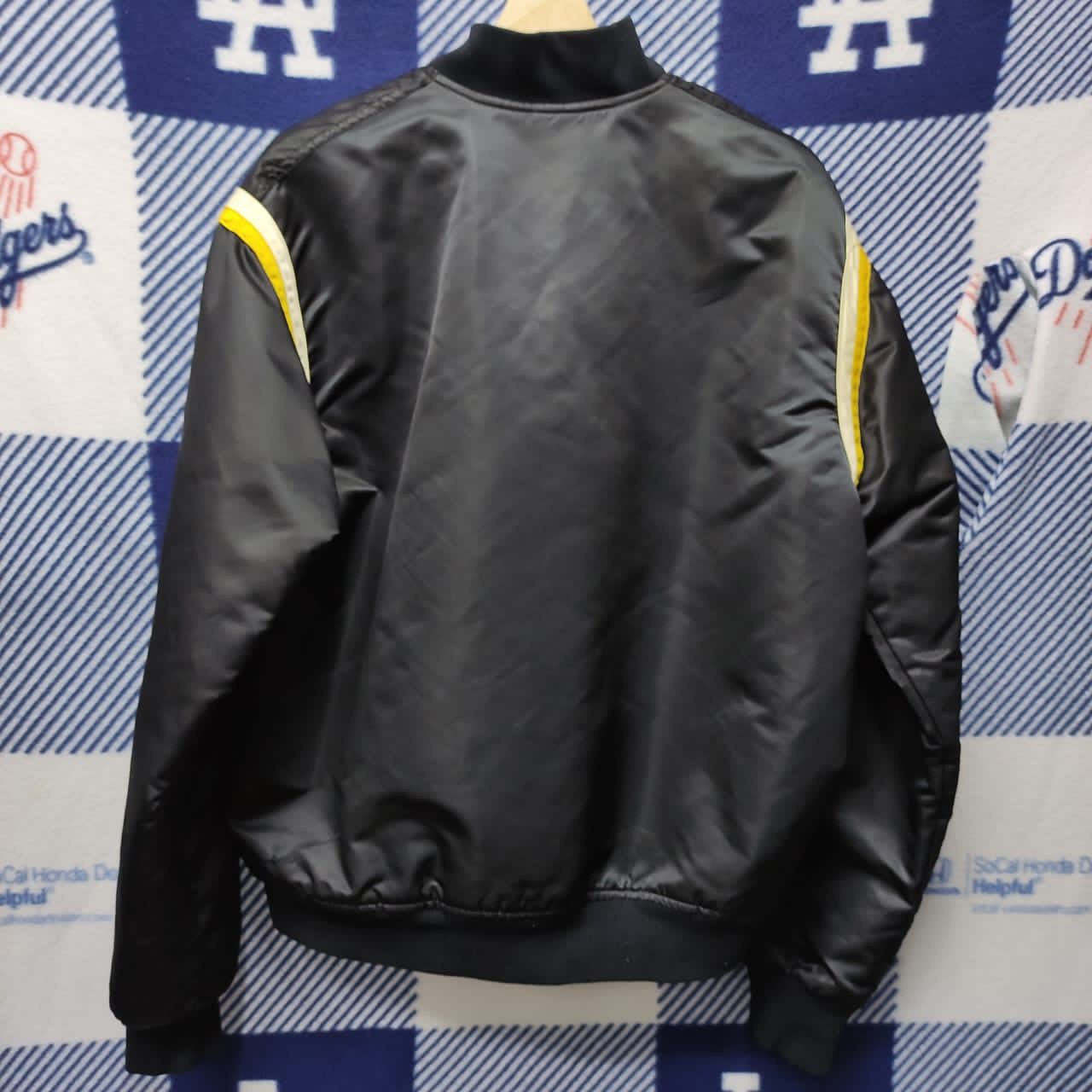 NBA Rare 80’s Lakers Starter Nylon Jacket Size US L / EU 52-54 / 3 - 4 Thumbnail