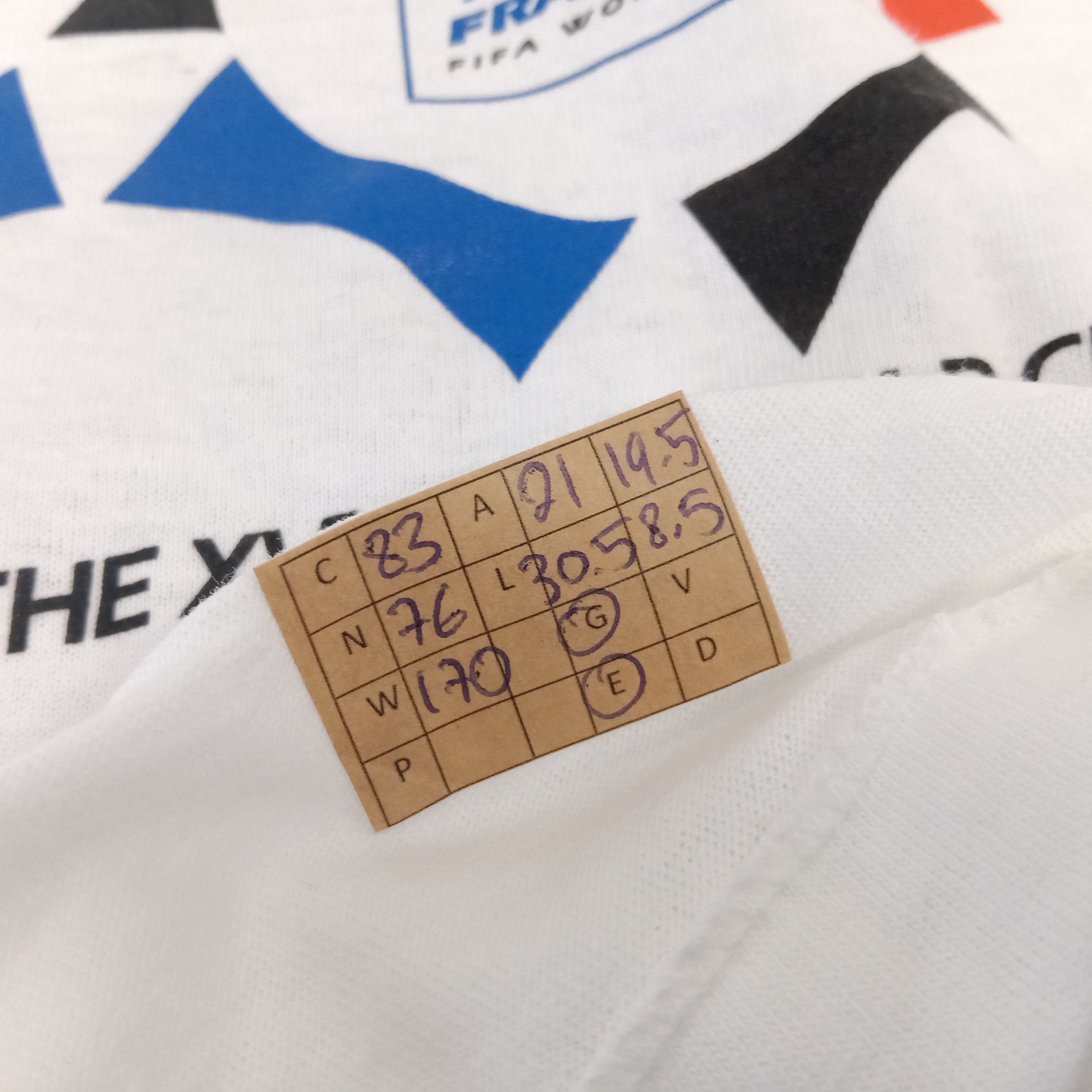 Vintage Vintage 90's The XVI Fifa World Cup France 1998 Promo Tshirt Size US L / EU 52-54 / 3 - 10 Thumbnail