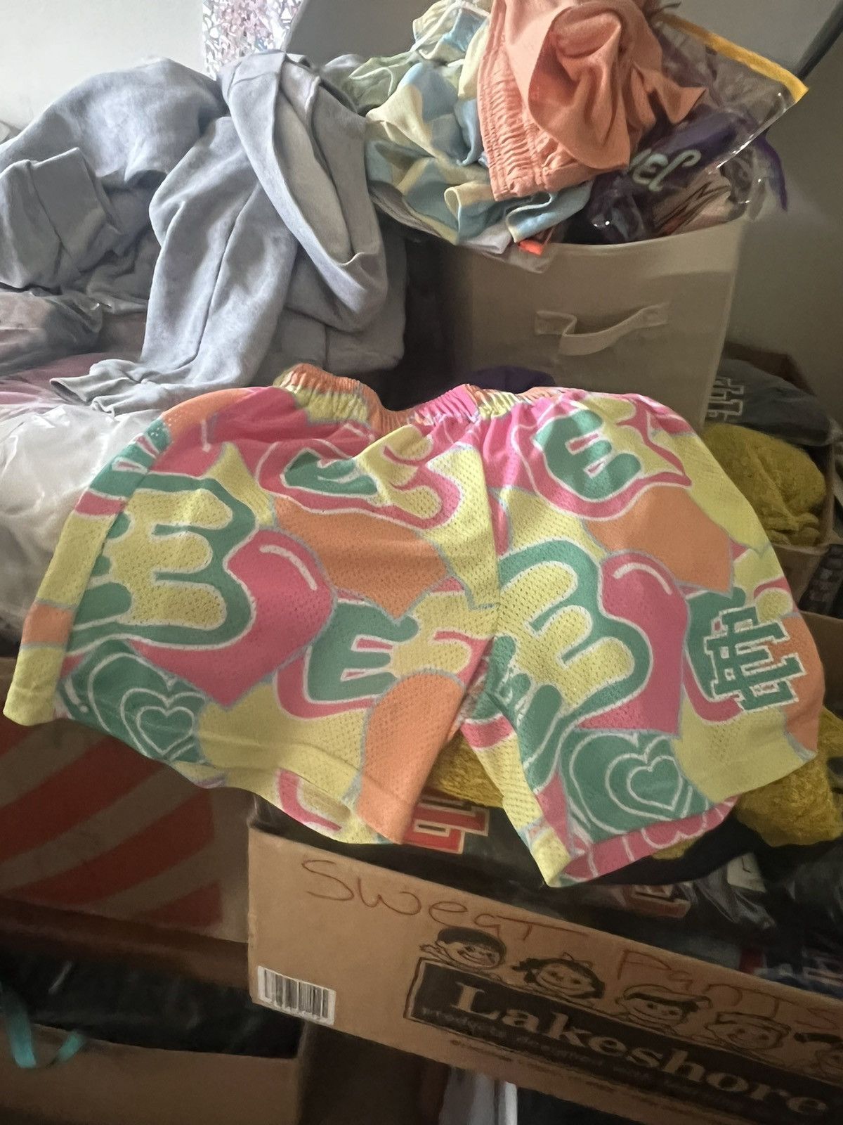 Eric Emanuel Eric Emanuel Pink Green Yellow hearts shorts medium Size US 33 - 2 Thumbnail