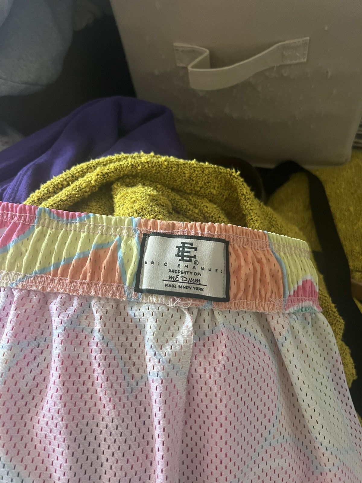 Eric Emanuel Eric Emanuel Pink Green Yellow hearts shorts medium Size US 33 - 4 Thumbnail