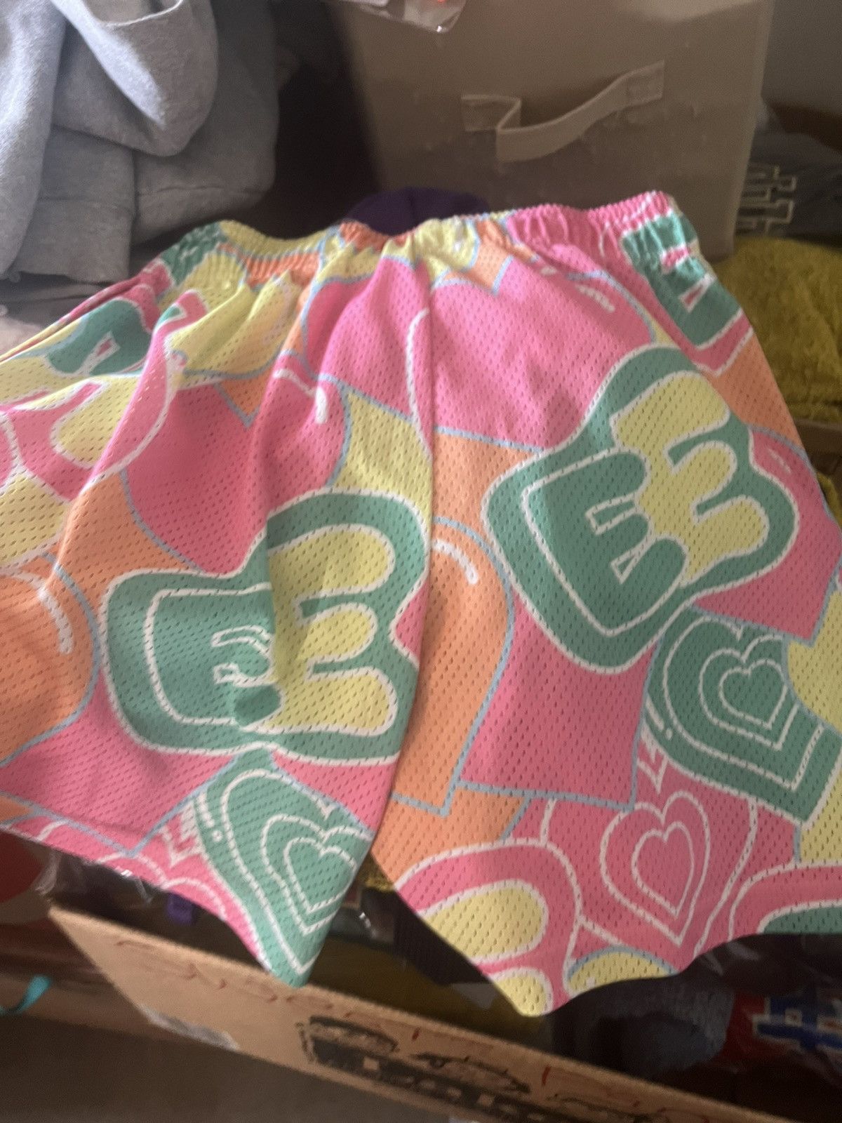 Eric Emanuel Eric Emanuel Pink Green Yellow hearts shorts medium Size US 33 - 3 Thumbnail