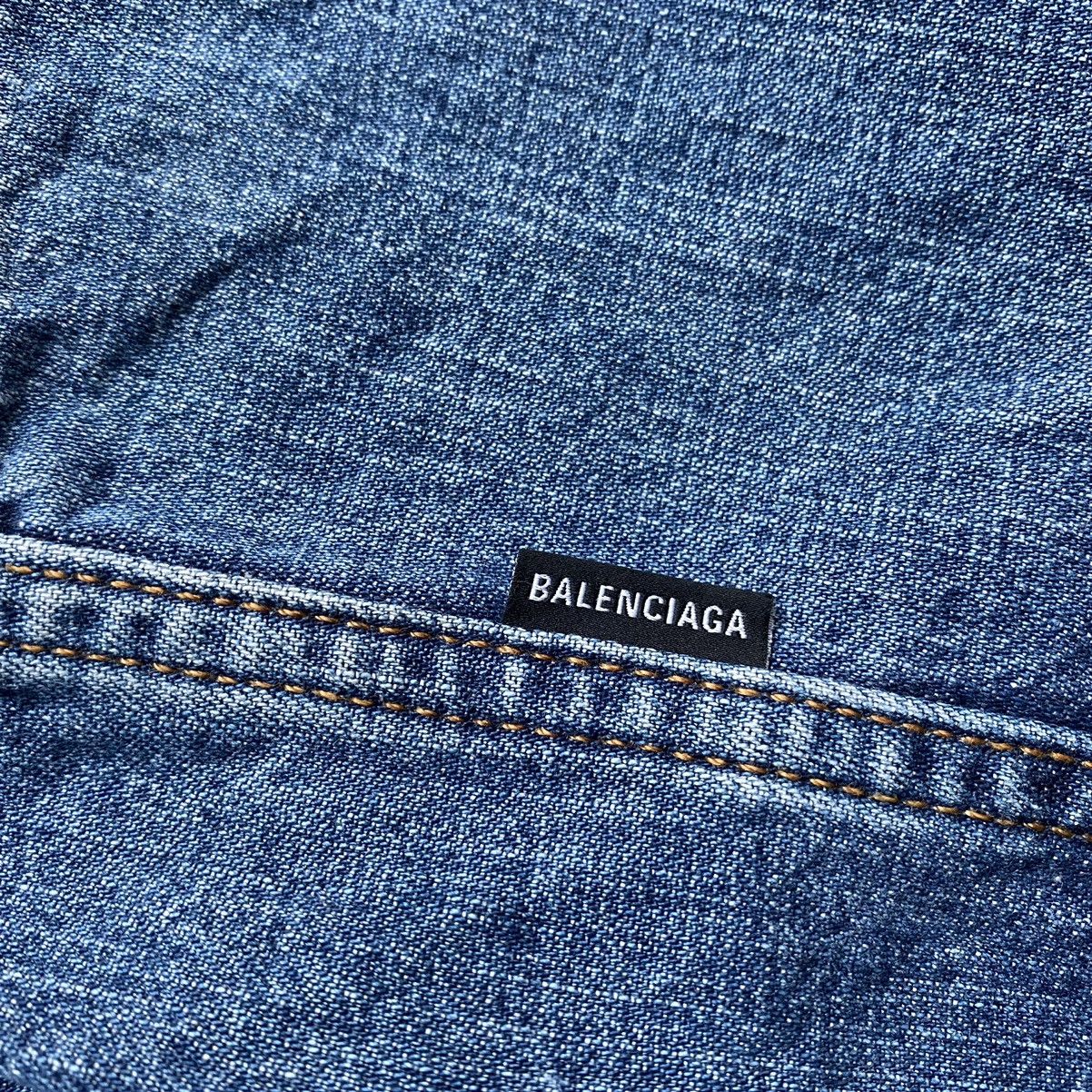 Balenciaga 2019 Back Logo Embroidered Oversize Denim Shirt Size US M / EU 48-50 / 2 - 7 Thumbnail
