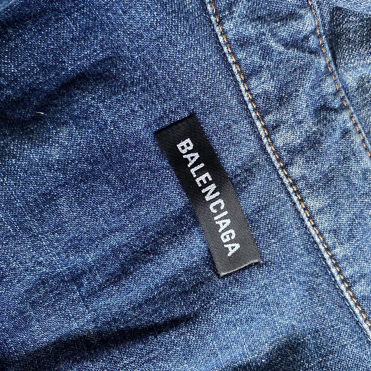 Balenciaga 2019 Back Logo Embroidered Oversize Denim Shirt Size US M / EU 48-50 / 2 - 8 Thumbnail