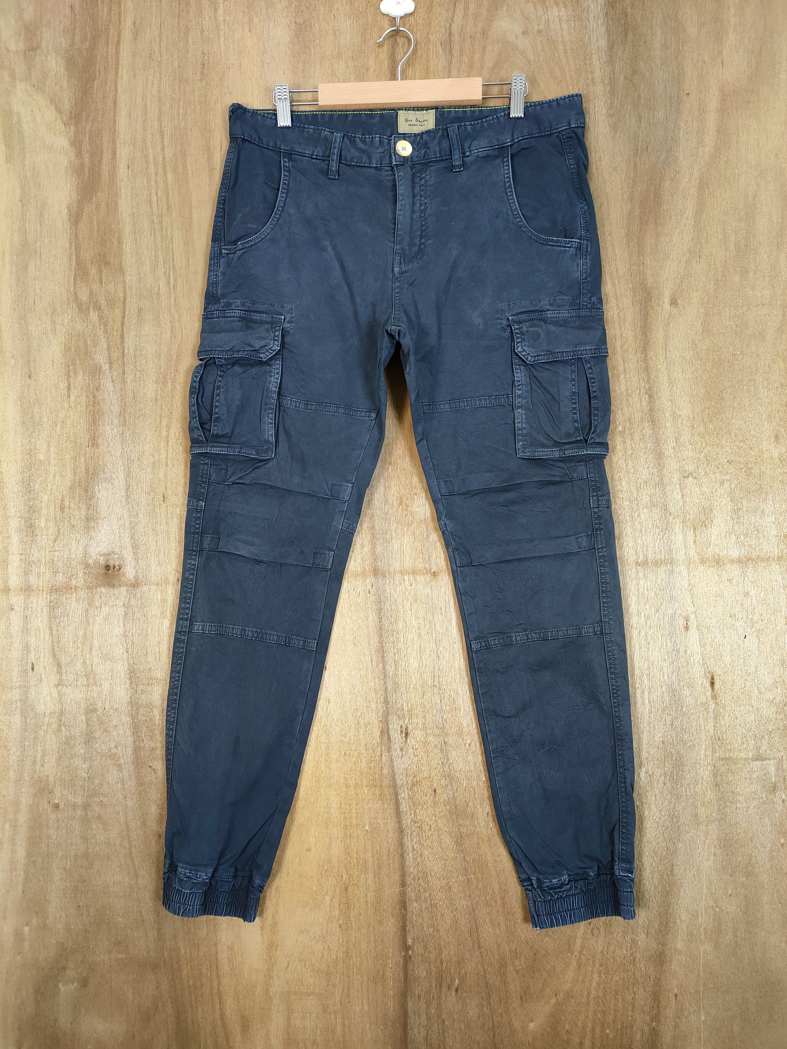 image of Ban Steven Black Cargo Pants, Men's (Size 32)