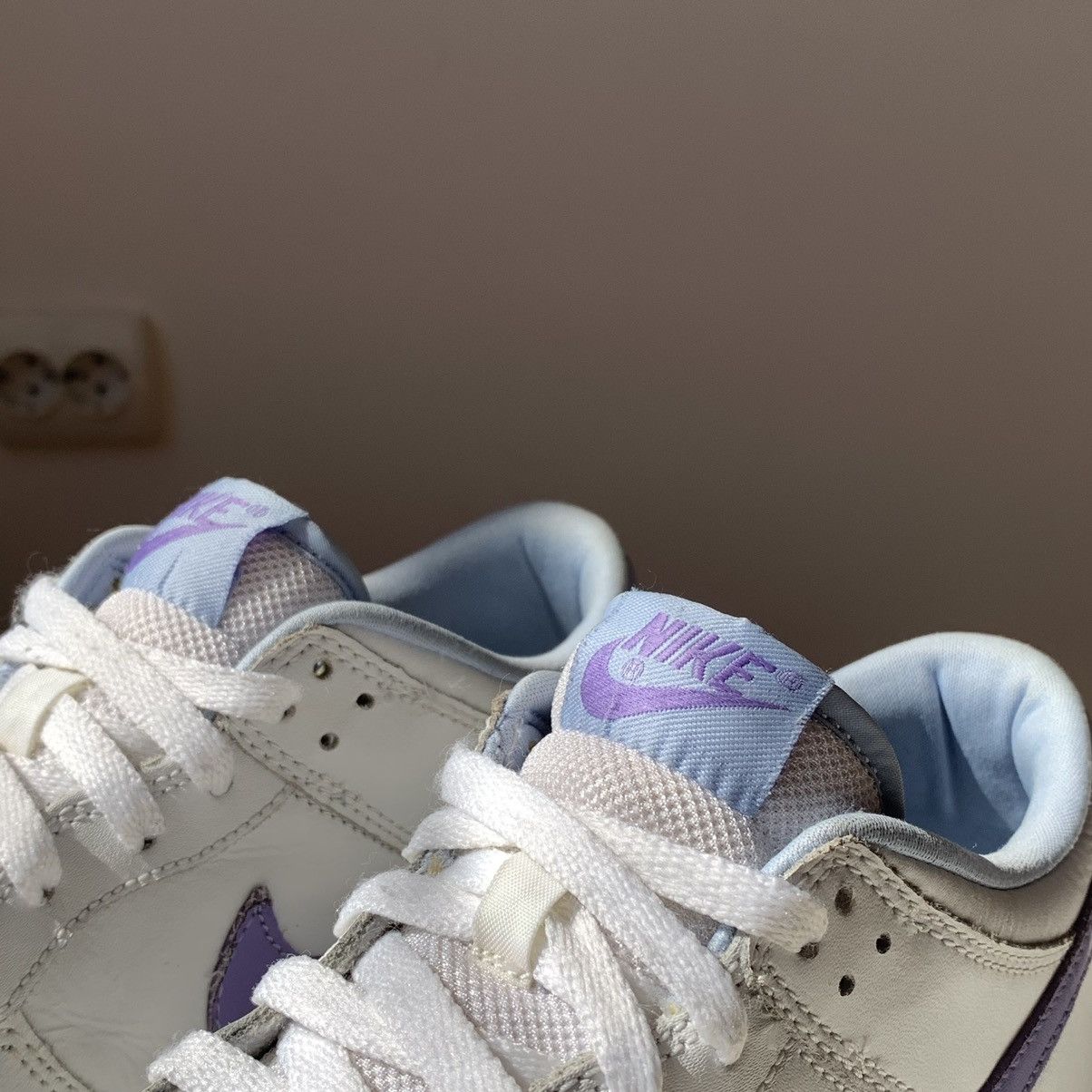 Nike 2005 Nike Dunk Low Grape Cooler White-Purple/Grape Size US 6 / EU 39 - 6 Thumbnail