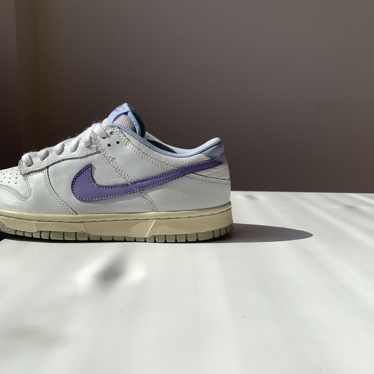 Nike 2005 Nike Dunk Low Grape Cooler White-Purple/Grape Size US 6 / EU 39 - 11 Thumbnail