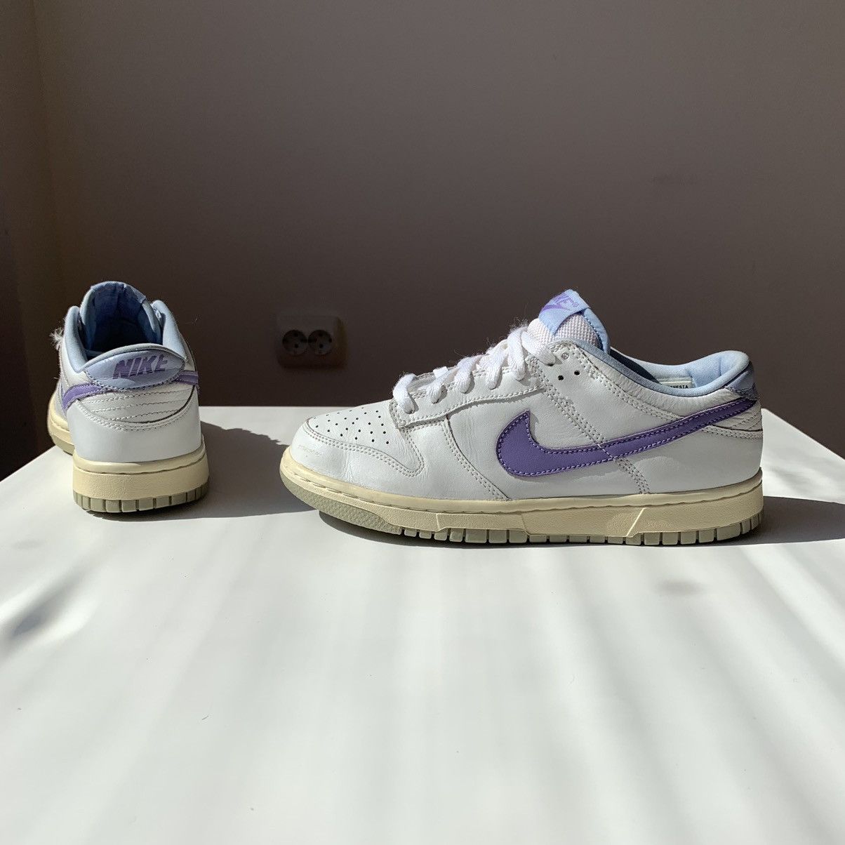 Nike 2005 Nike Dunk Low Grape Cooler White-Purple/Grape Size US 6 / EU 39 - 4 Thumbnail