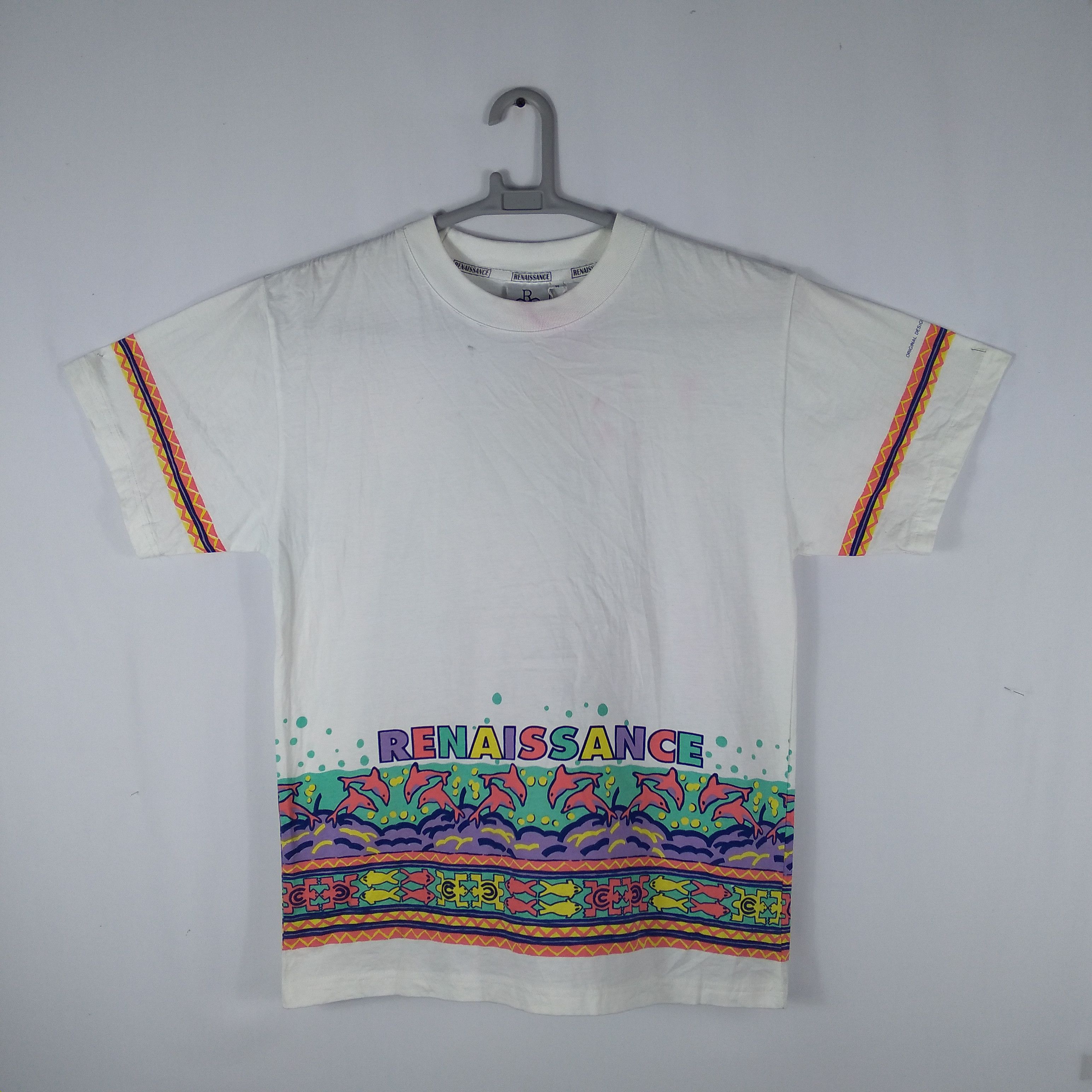Vintage Vintage Renaissance Colourful Art Of Dolphin In The Sea Tee Size US M / EU 48-50 / 2 - 1 Thumbnail