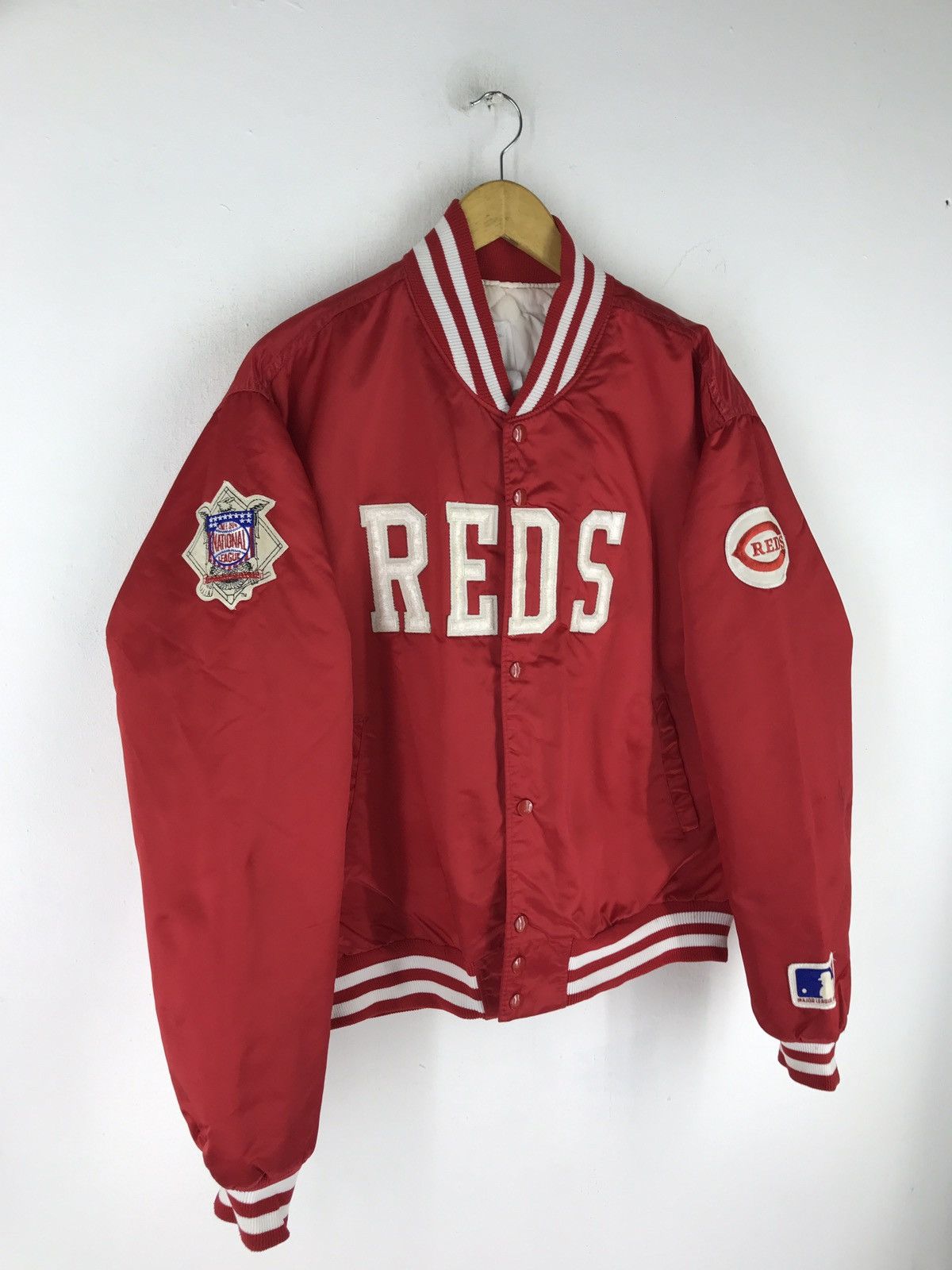 MLB 🔥 RARE VINTAGE REDS MLB NATIONAL LEAGUE SATIN BOMBER JACKET Size US XL / EU 56 / 4 - 3 Thumbnail