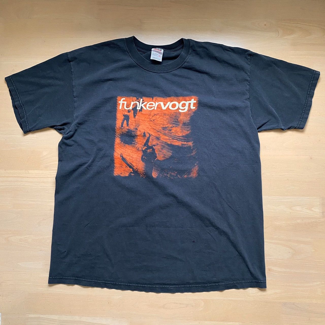 Band Tees × Vintage Vintage 2000s Funker Vogt Tour Tee Size US XL / EU 56 / 4 - 1 Thumbnail