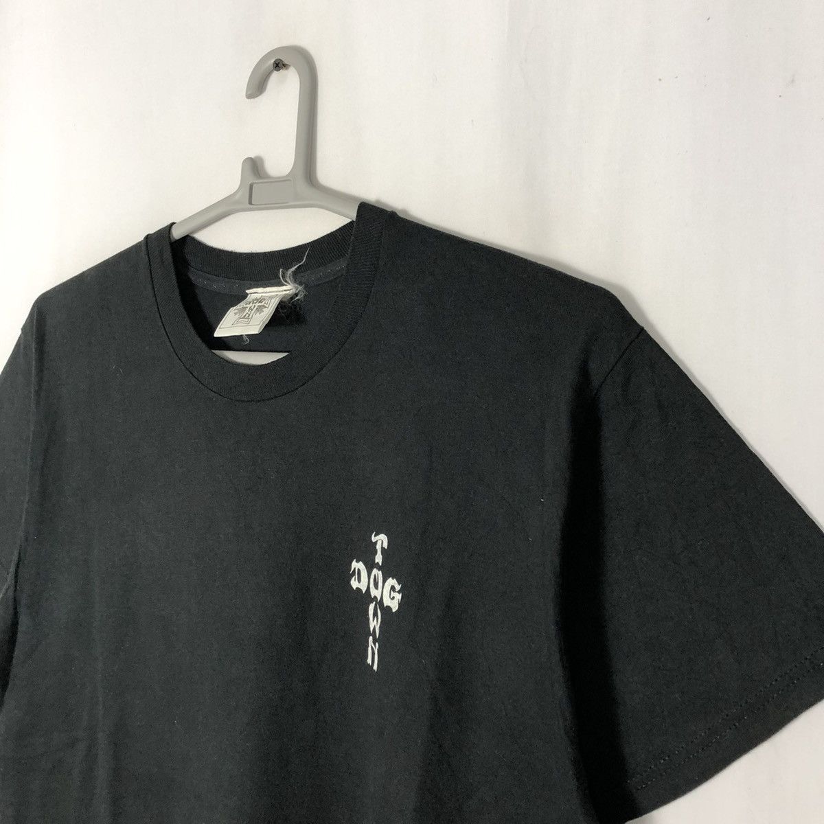 Dogtown × Japanese Brand 🔥OG🔥Sick🔥Vintage Japanese Dogtown Cross Big Logo Tee Size US L / EU 52-54 / 3 - 6 Thumbnail