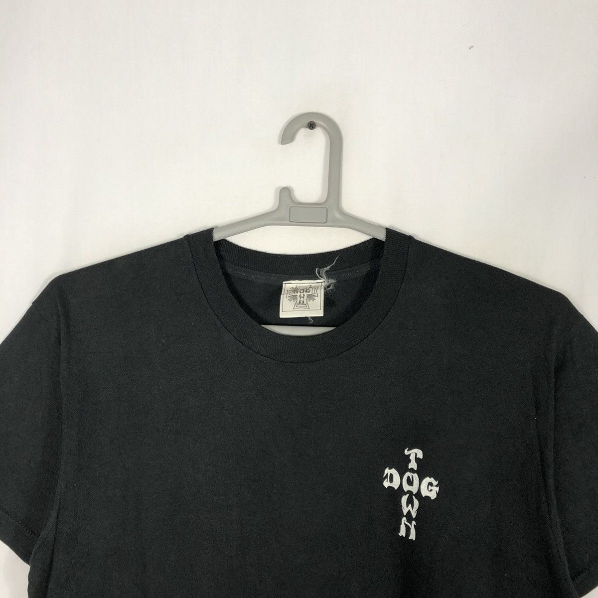 Dogtown × Japanese Brand 🔥OG🔥Sick🔥Vintage Japanese Dogtown Cross Big Logo Tee Size US L / EU 52-54 / 3 - 4 Thumbnail