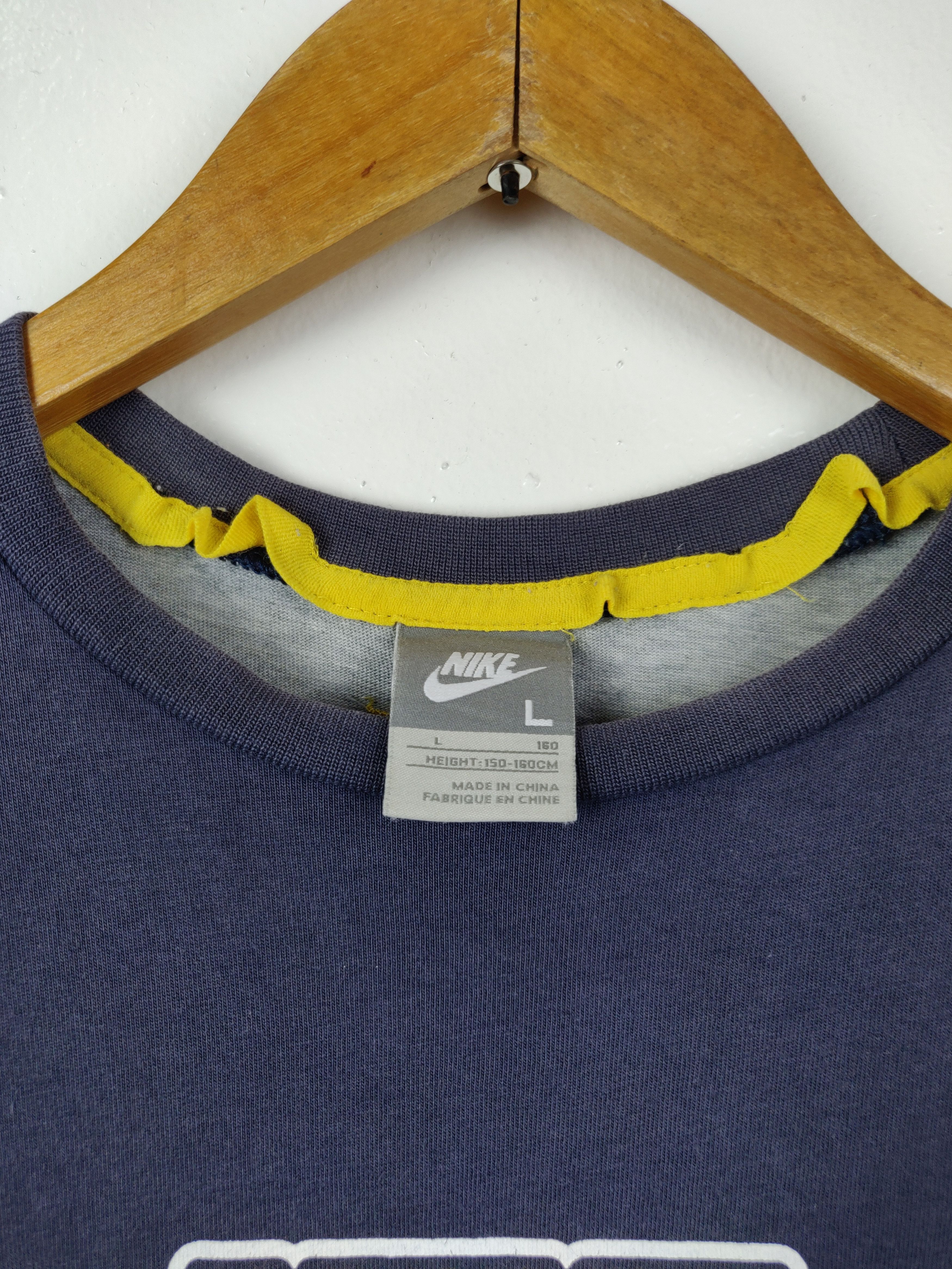 Nike Nike Big Logo Swoosh Spell out Tshirts Size US L / EU 52-54 / 3 - 3 Thumbnail