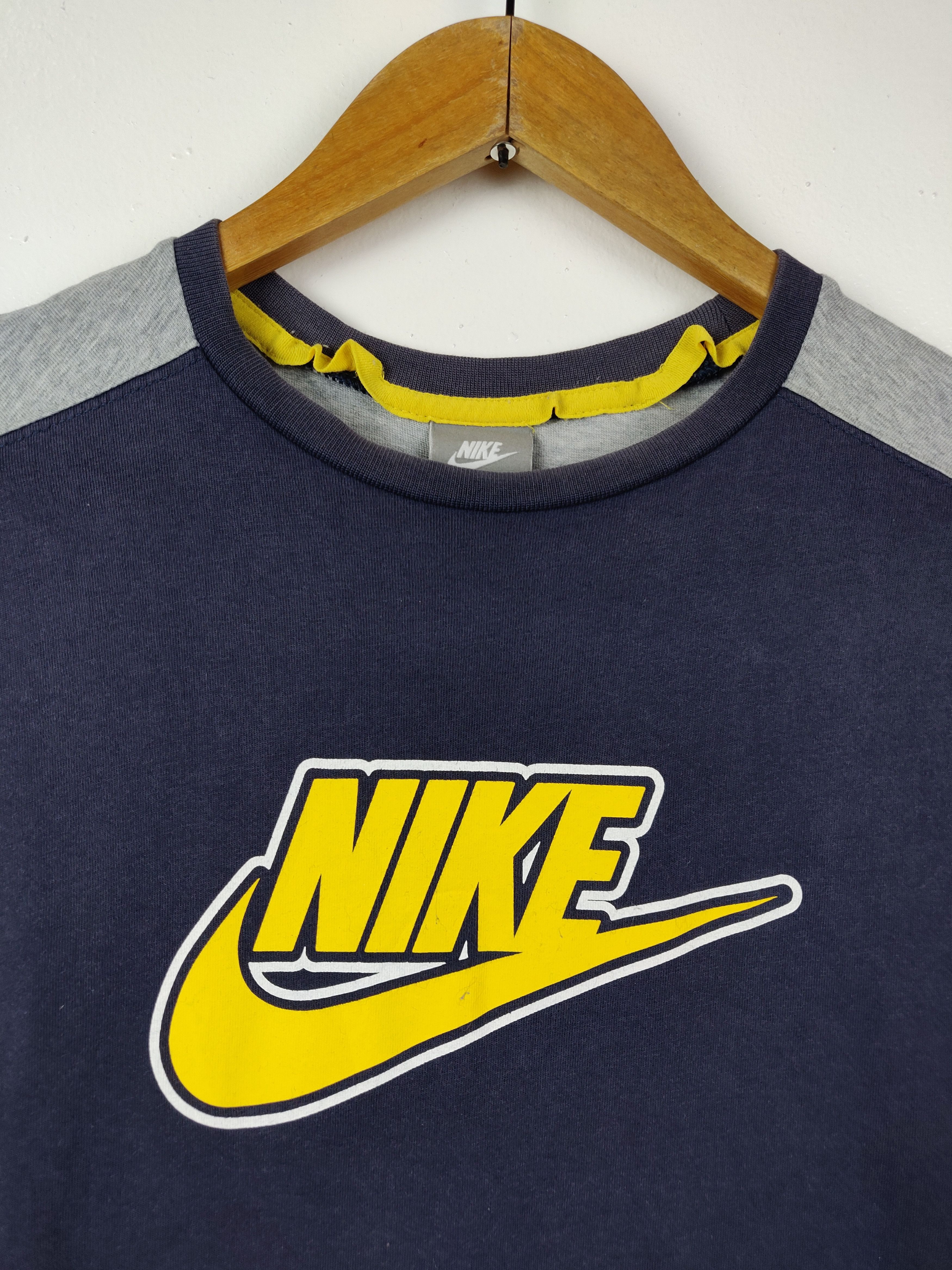 Nike Nike Big Logo Swoosh Spell out Tshirts Size US L / EU 52-54 / 3 - 2 Thumbnail