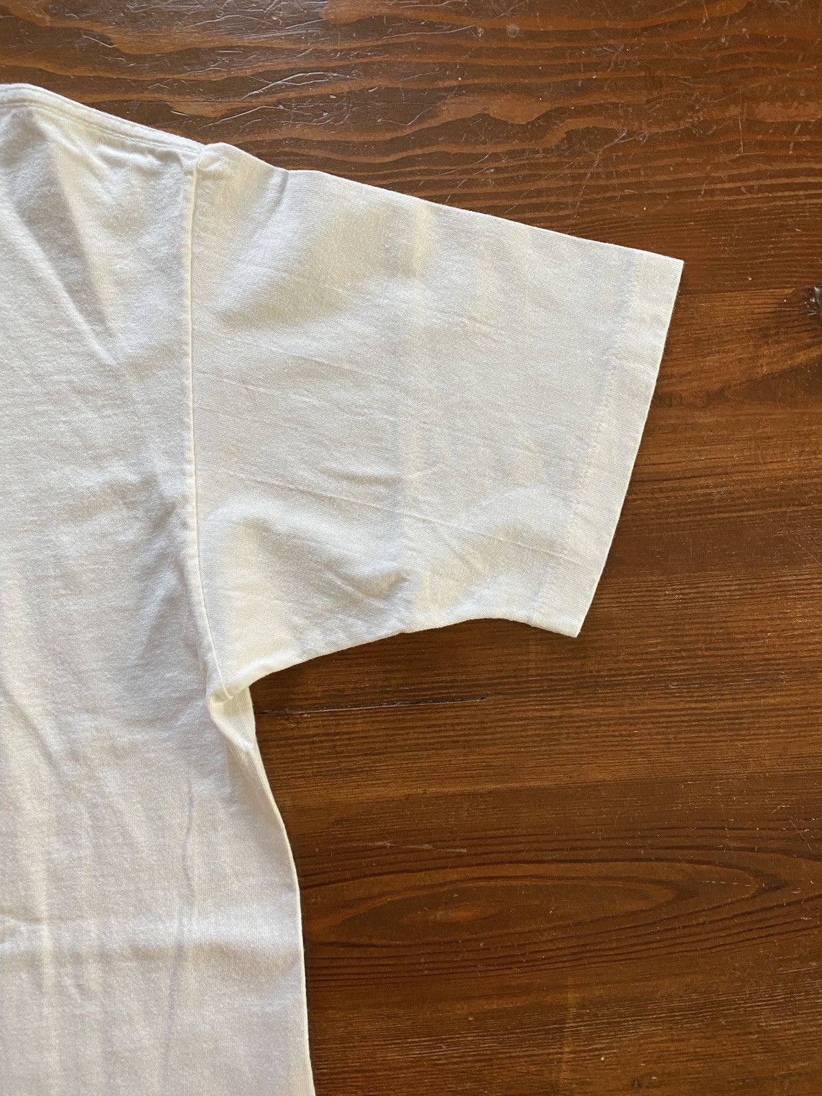 Vintage Vintage 1988 80s Glitter Fish Single Stitch White Tee Size US XL / EU 56 / 4 - 17 Thumbnail