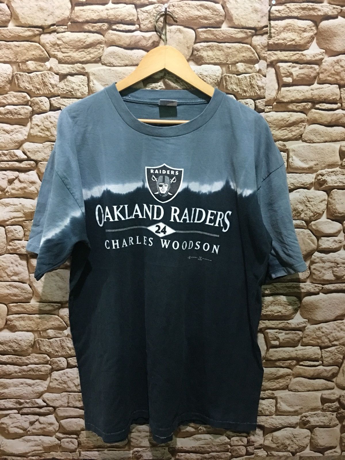 NFL Vintage 00 Oakland Raiders Tie Dye America Football AFC Tee Size US XL / EU 56 / 4 - 1 Thumbnail