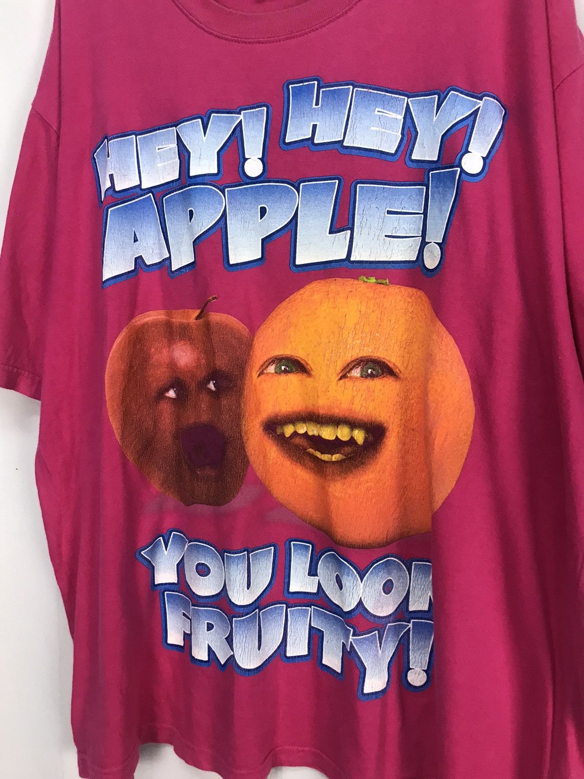 Japanese Brand “Hey’hey apple’ you look fruity” printed tshirt Size US XL / EU 56 / 4 - 5 Thumbnail