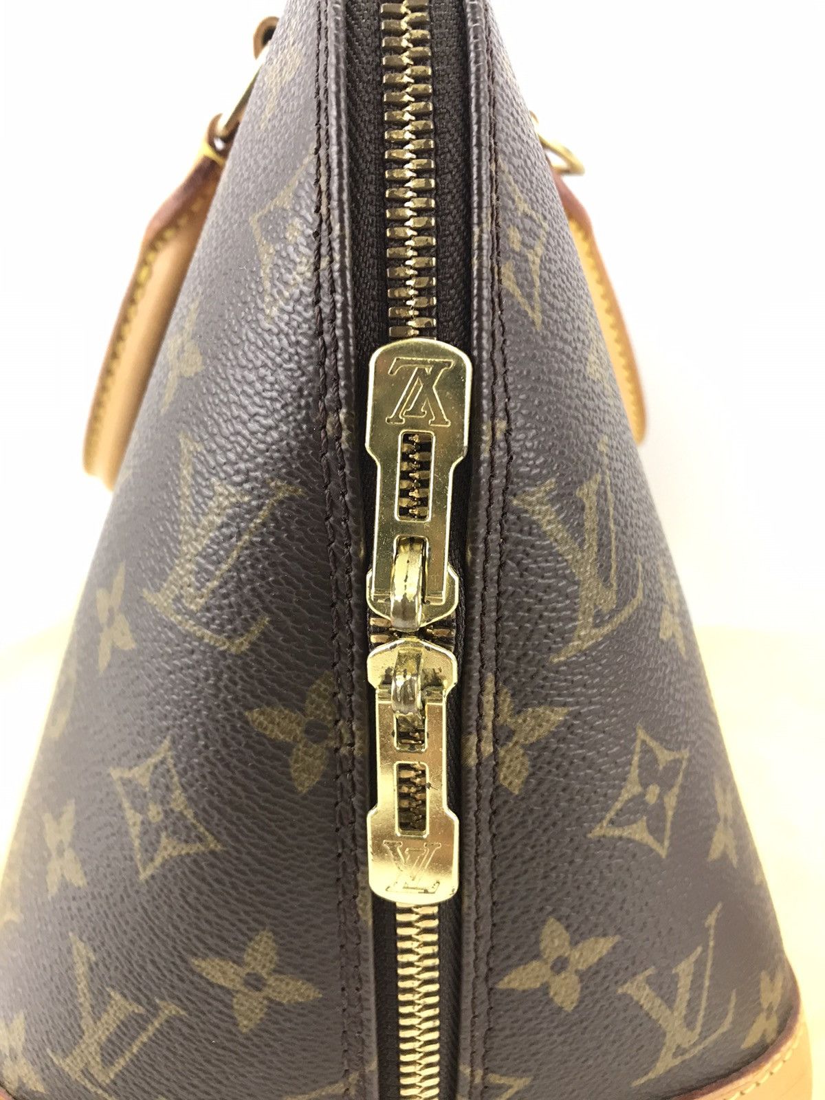 Louis Vuitton 🔥Hot item🔥Authentic Louis Vuitton Alma Monogram Size ONE SIZE - 9 Thumbnail