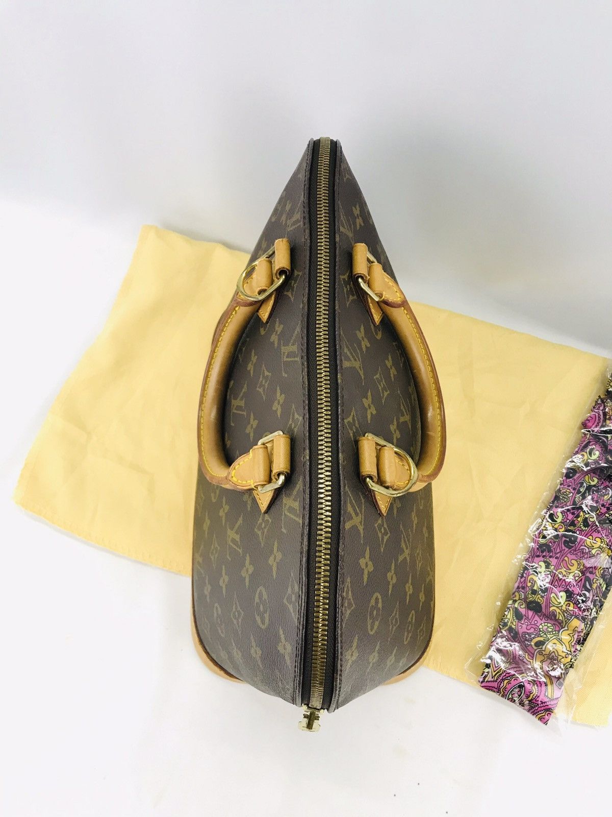 Louis Vuitton 🔥Hot item🔥Authentic Louis Vuitton Alma Monogram Size ONE SIZE - 10 Thumbnail