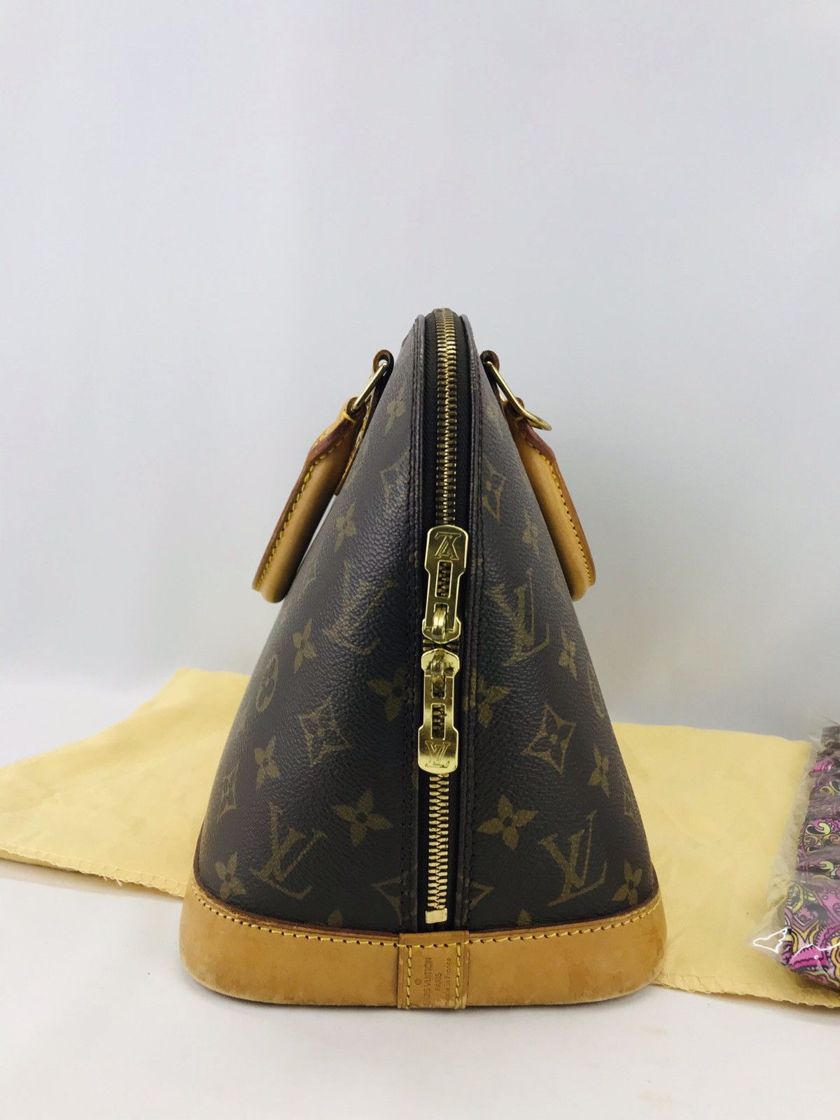 Louis Vuitton 🔥Hot item🔥Authentic Louis Vuitton Alma Monogram Size ONE SIZE - 8 Thumbnail