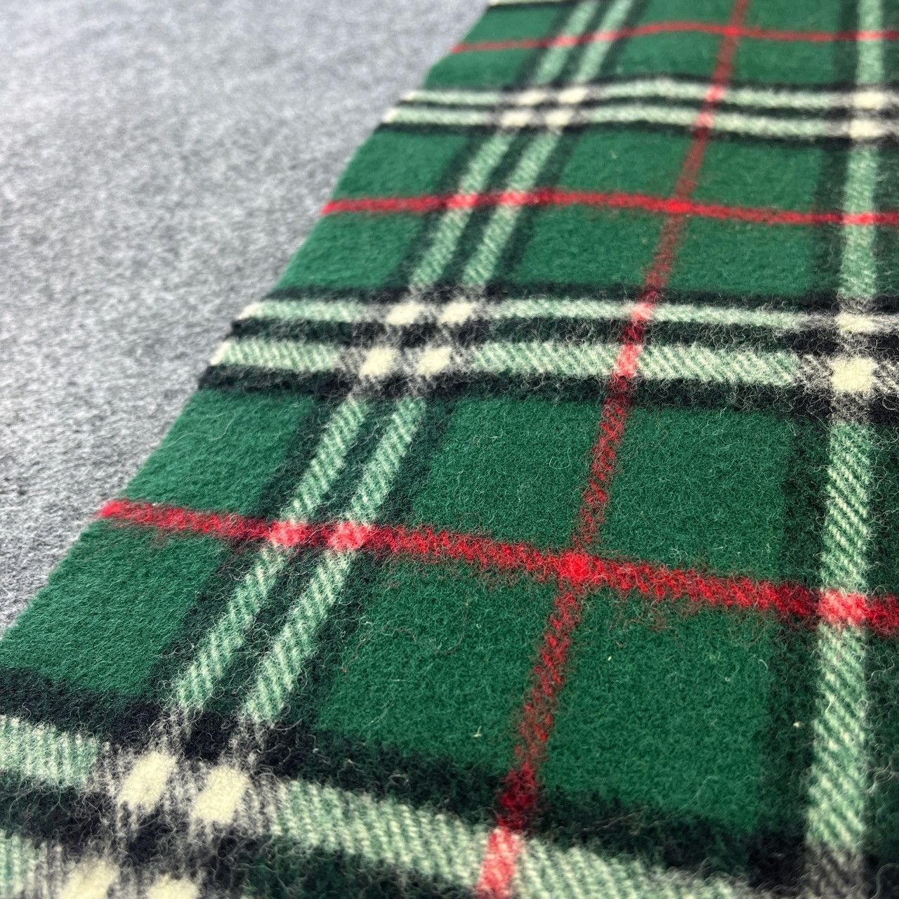 Burberry Burberry's Scarves / Muffler / Neckwear - T650 Size ONE SIZE - 7 Thumbnail