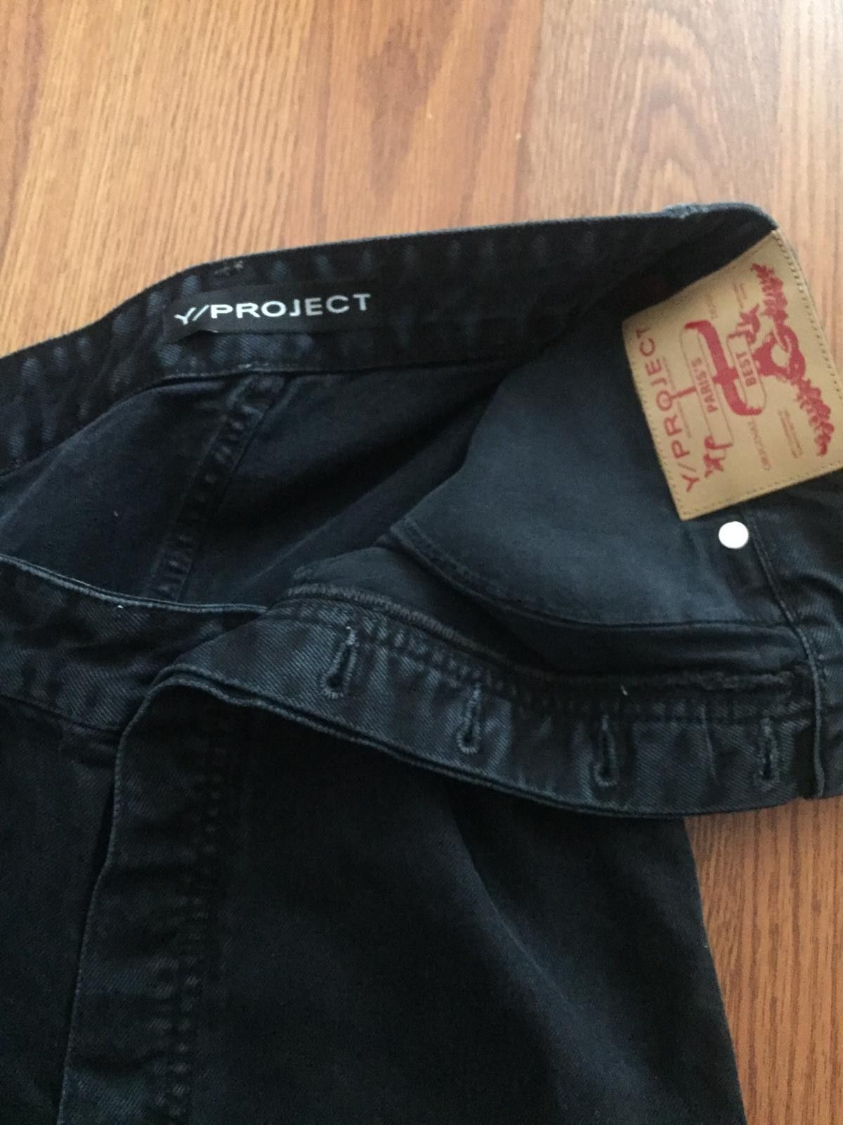 Y/Project Asymmetric Black Denim Short Size 38" / US 16 / IT 52 - 11 Thumbnail