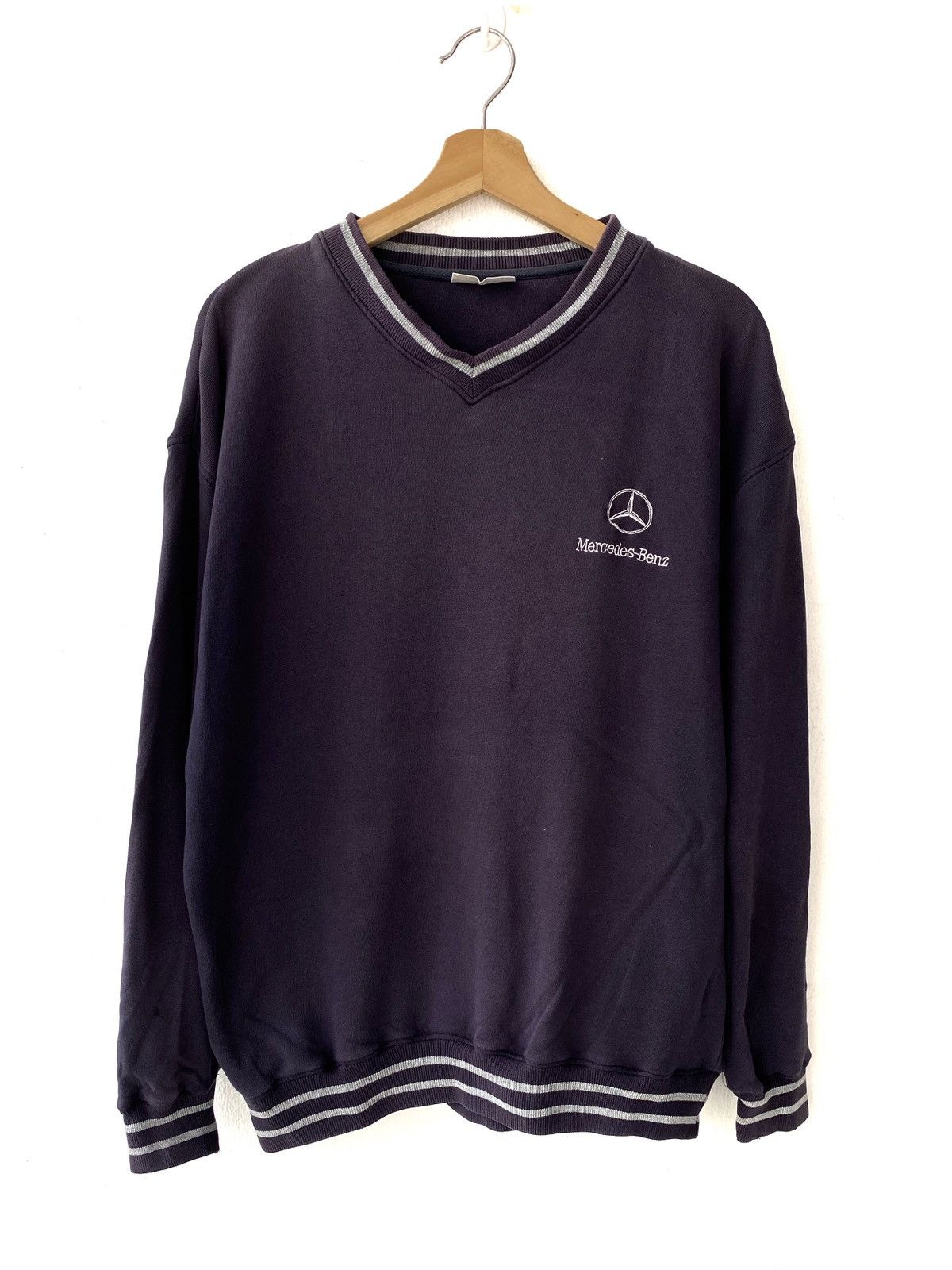 Mercedes-Benz Vintage Mercedes Benz Sunfaded V Neck Sweatshirt Size US L / EU 52-54 / 3 - 1 Thumbnail