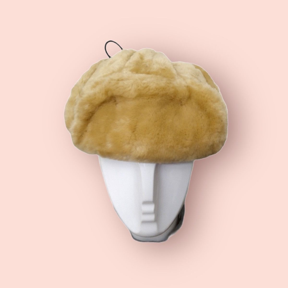 Gap GAP FLUFFY PLUSH WIND STOPPER/TRAPPER ALT BEANIE HAT Size ONE SIZE - 19 Thumbnail