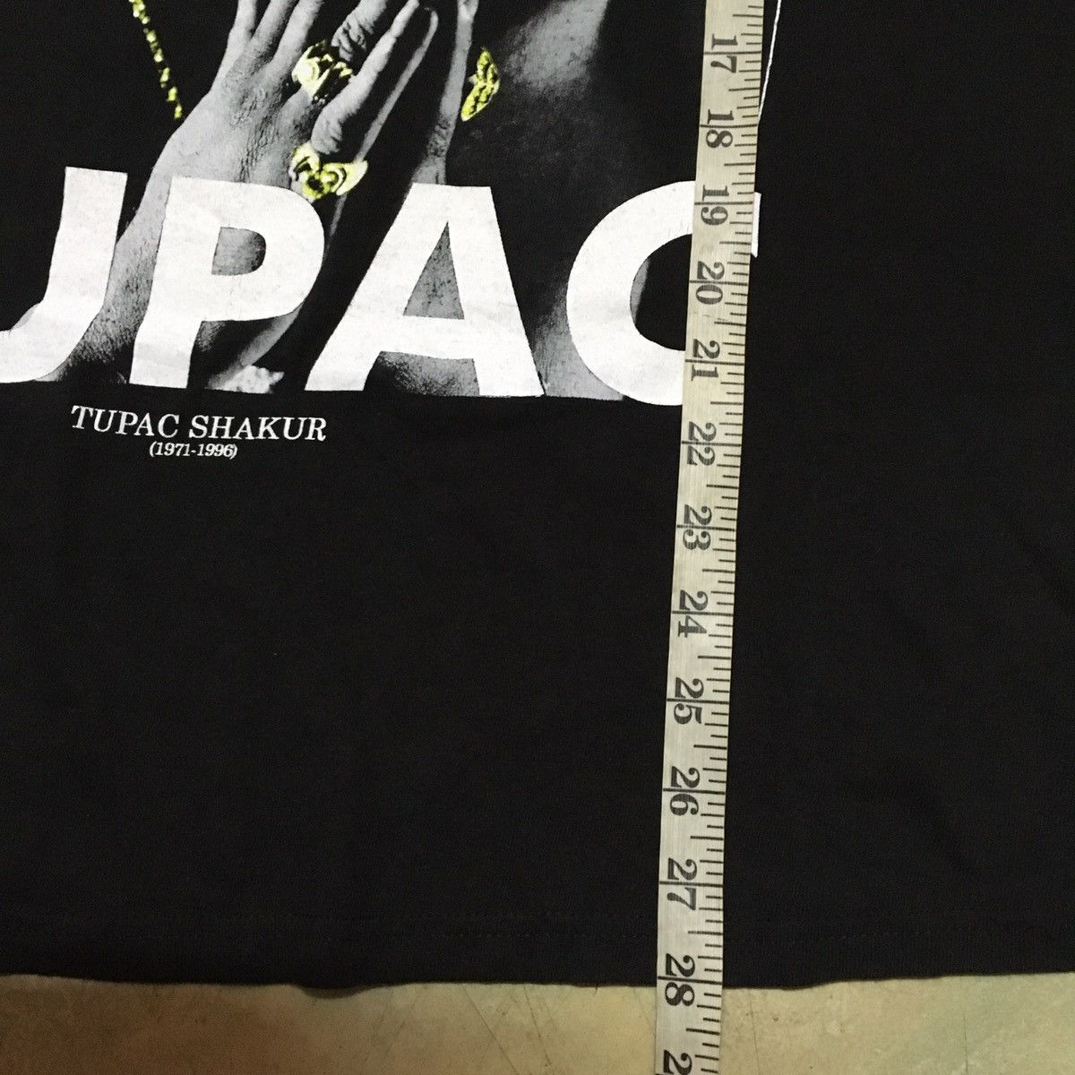 Rap Tees Vintage Tupac shakur Rap tees Size US L / EU 52-54 / 3 - 4 Thumbnail