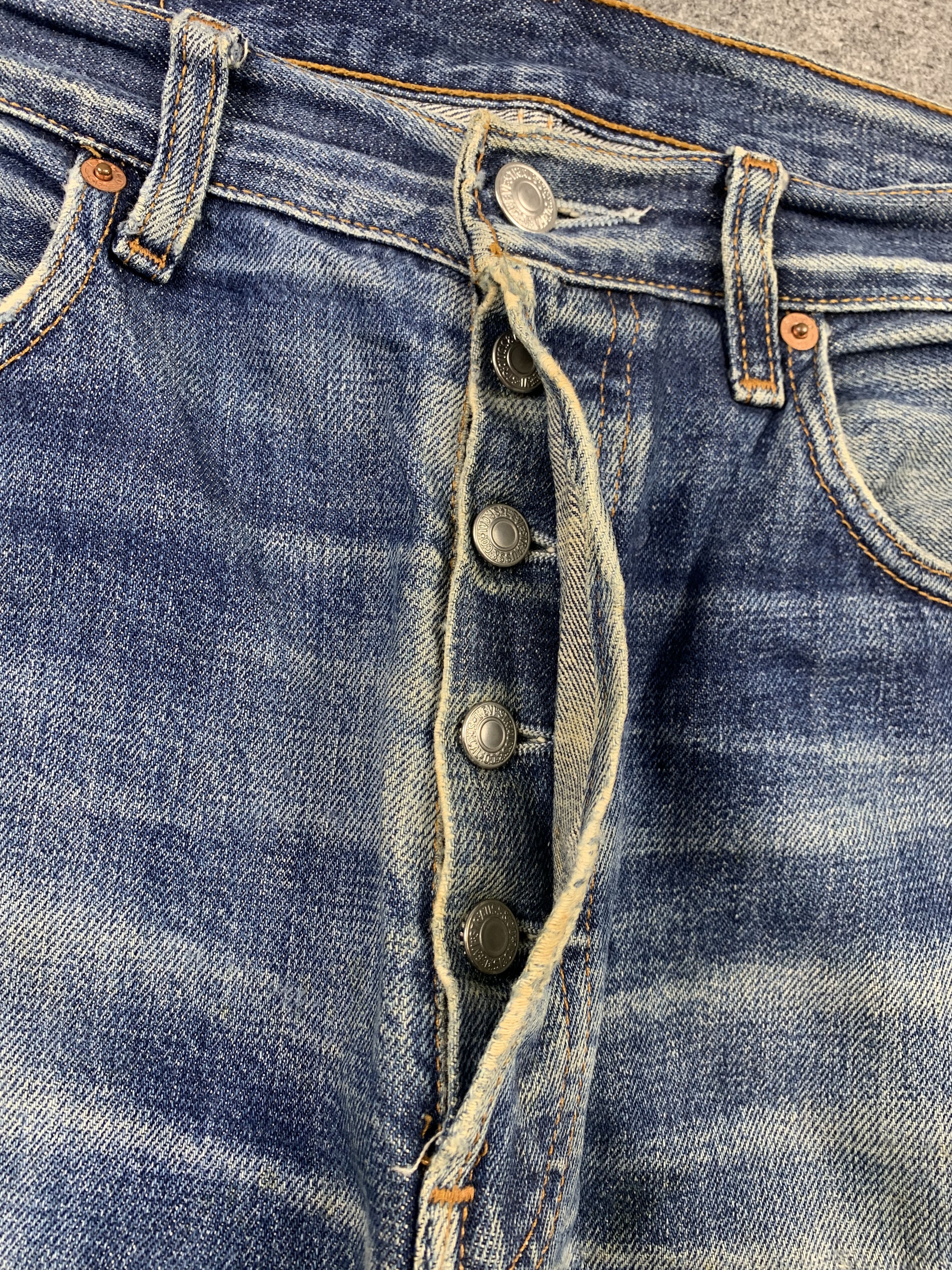 Levi's × Vintage Vintage 90s Levis 501 Faded Blue Jeans Size US 32 / EU 48 - 5 Thumbnail