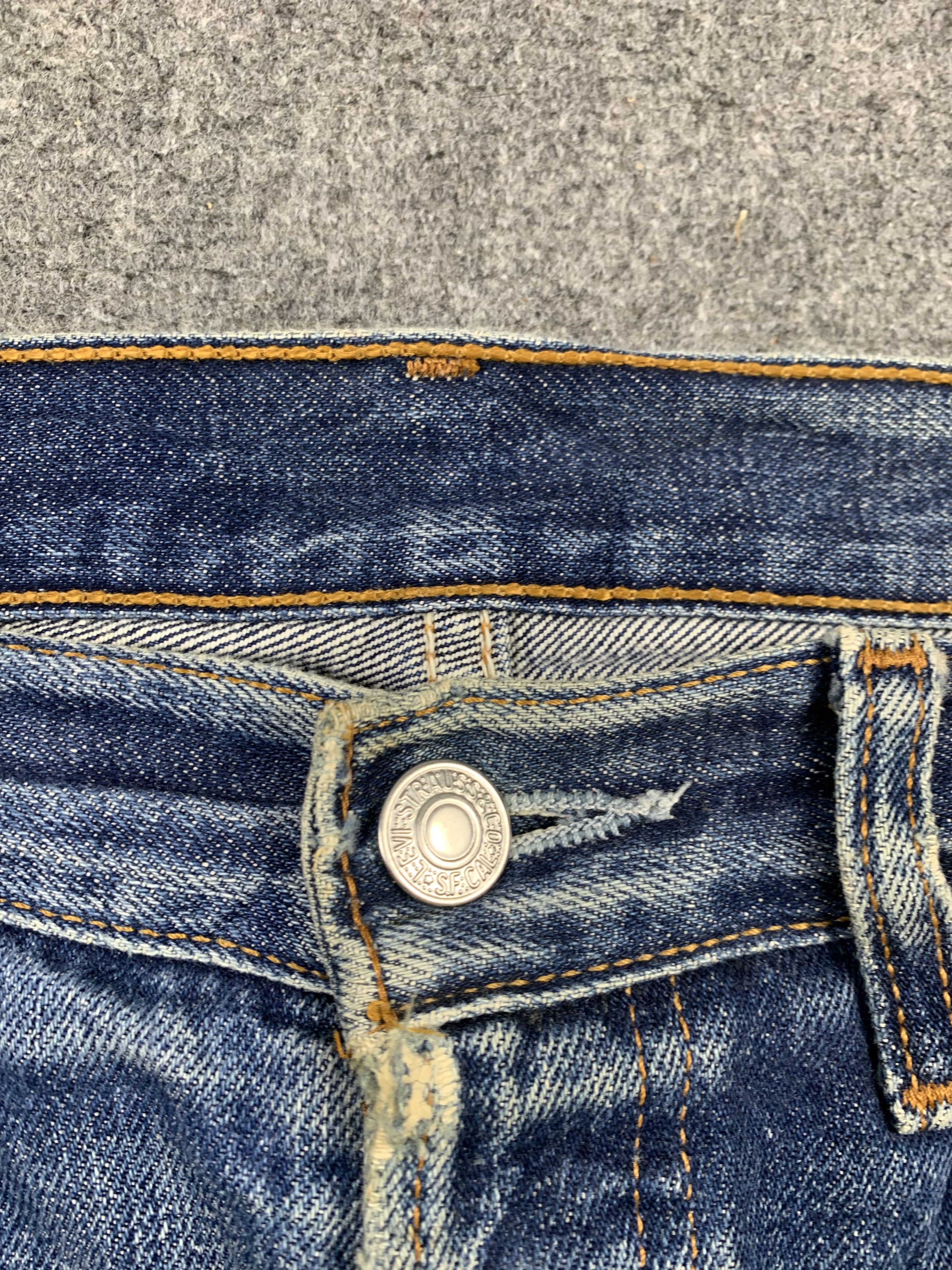 Levi's × Vintage Vintage 90s Levis 501 Faded Blue Jeans Size US 32 / EU 48 - 8 Thumbnail