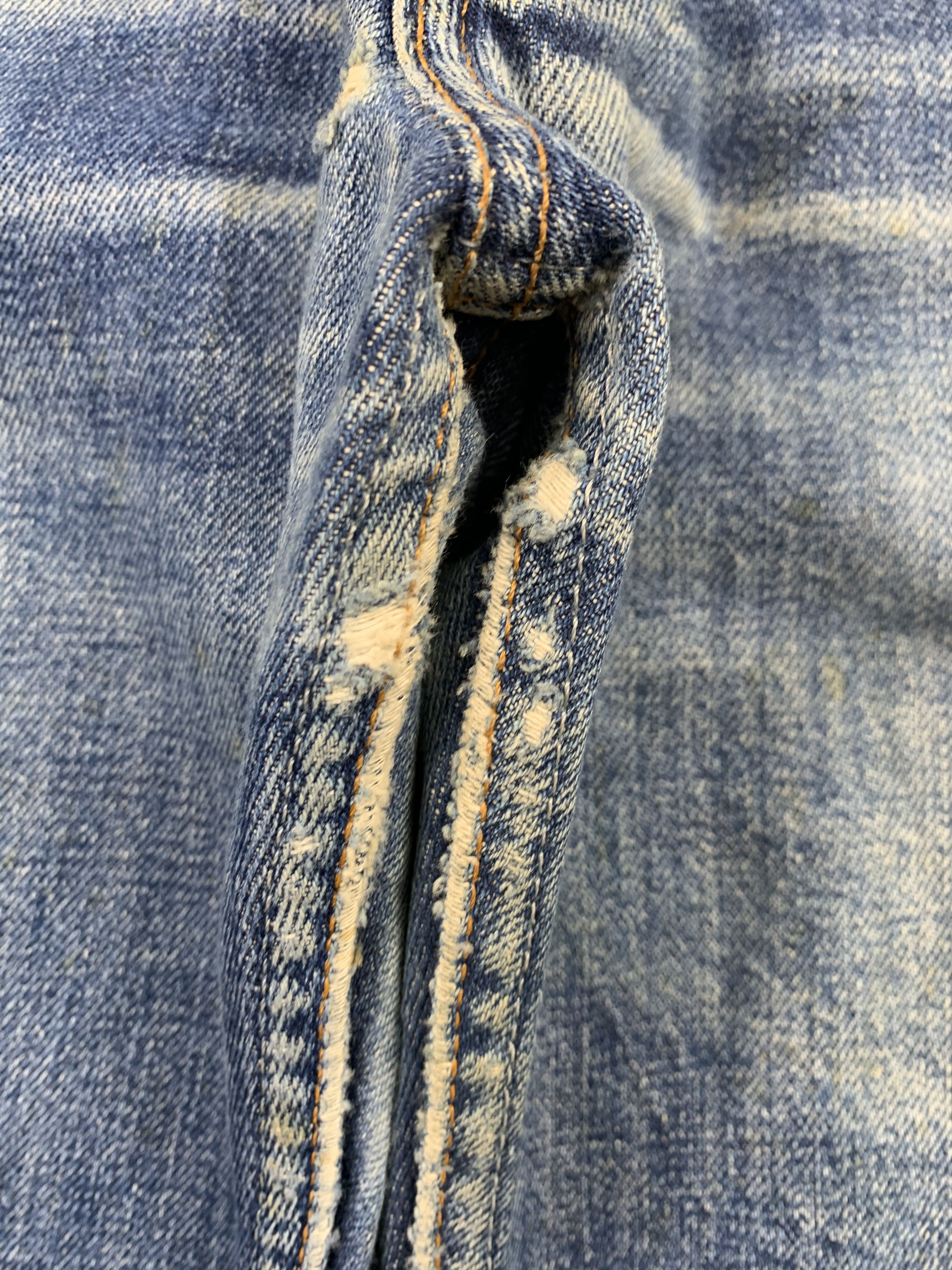 Levi's × Vintage Vintage 90s Levis 501 Faded Blue Jeans Size US 32 / EU 48 - 12 Thumbnail