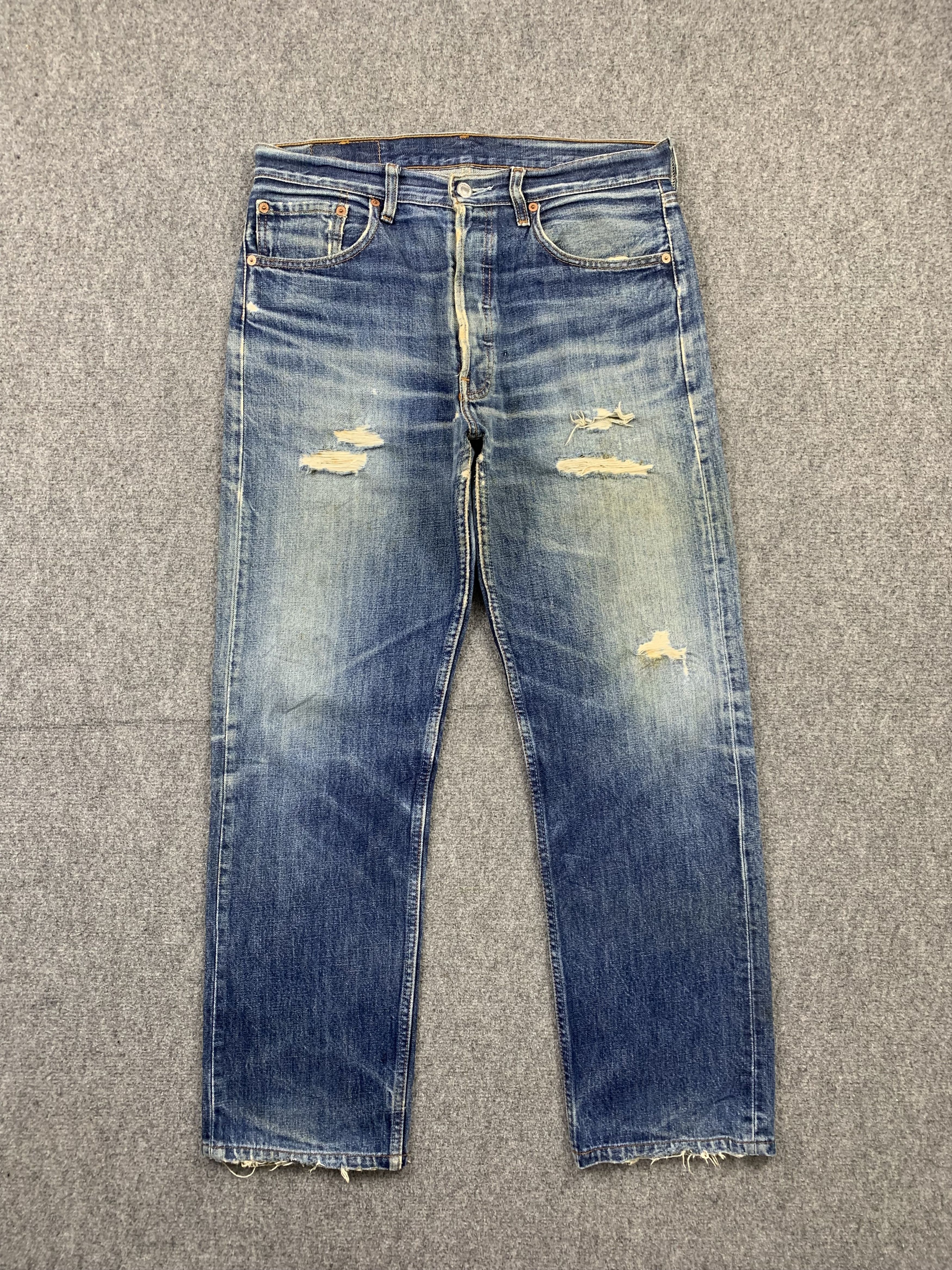 Levi's × Vintage Vintage 90s Levis 501 Faded Blue Jeans Size US 32 / EU 48 - 1 Thumbnail