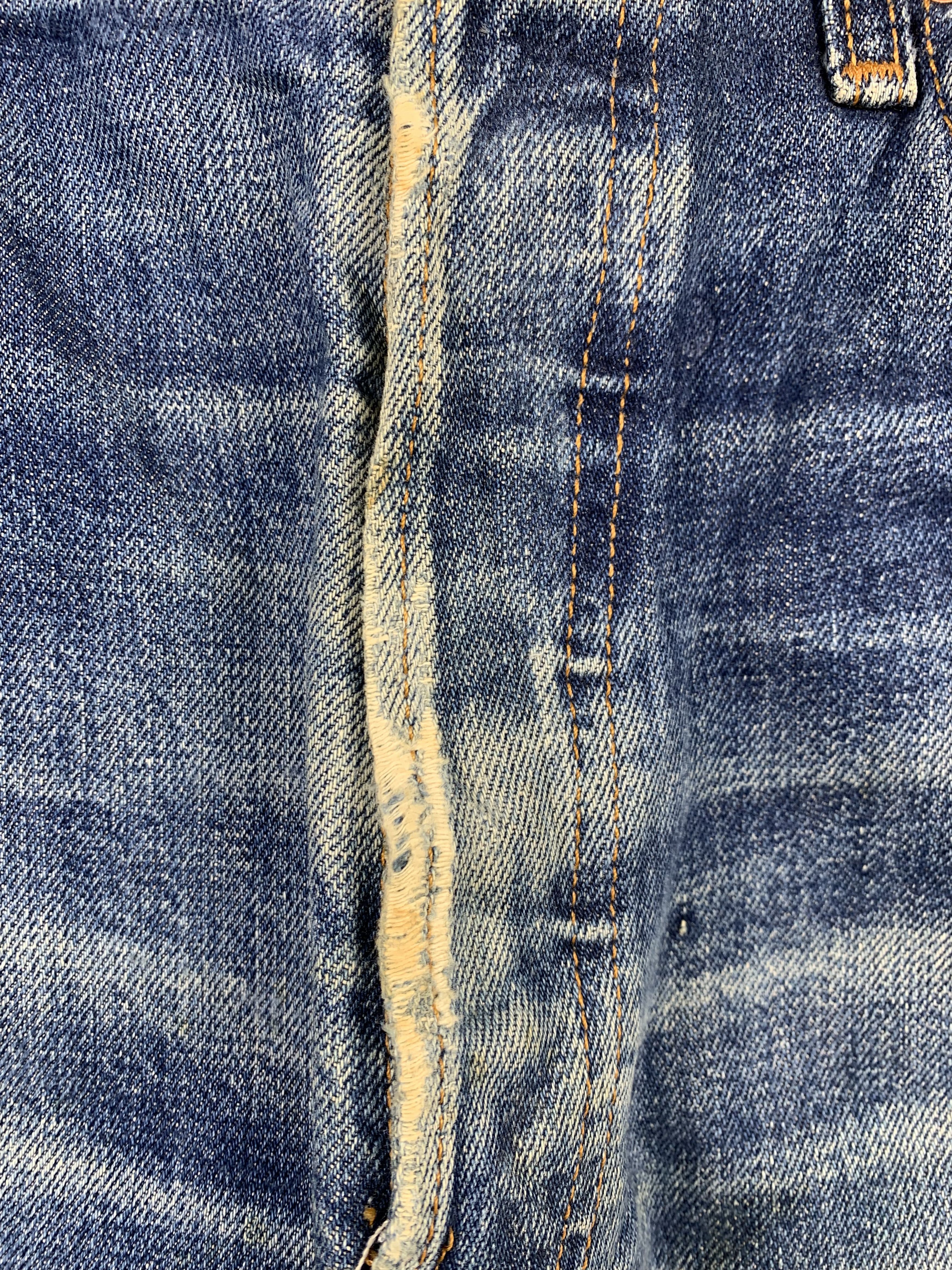 Levi's × Vintage Vintage 90s Levis 501 Faded Blue Jeans Size US 32 / EU 48 - 9 Thumbnail