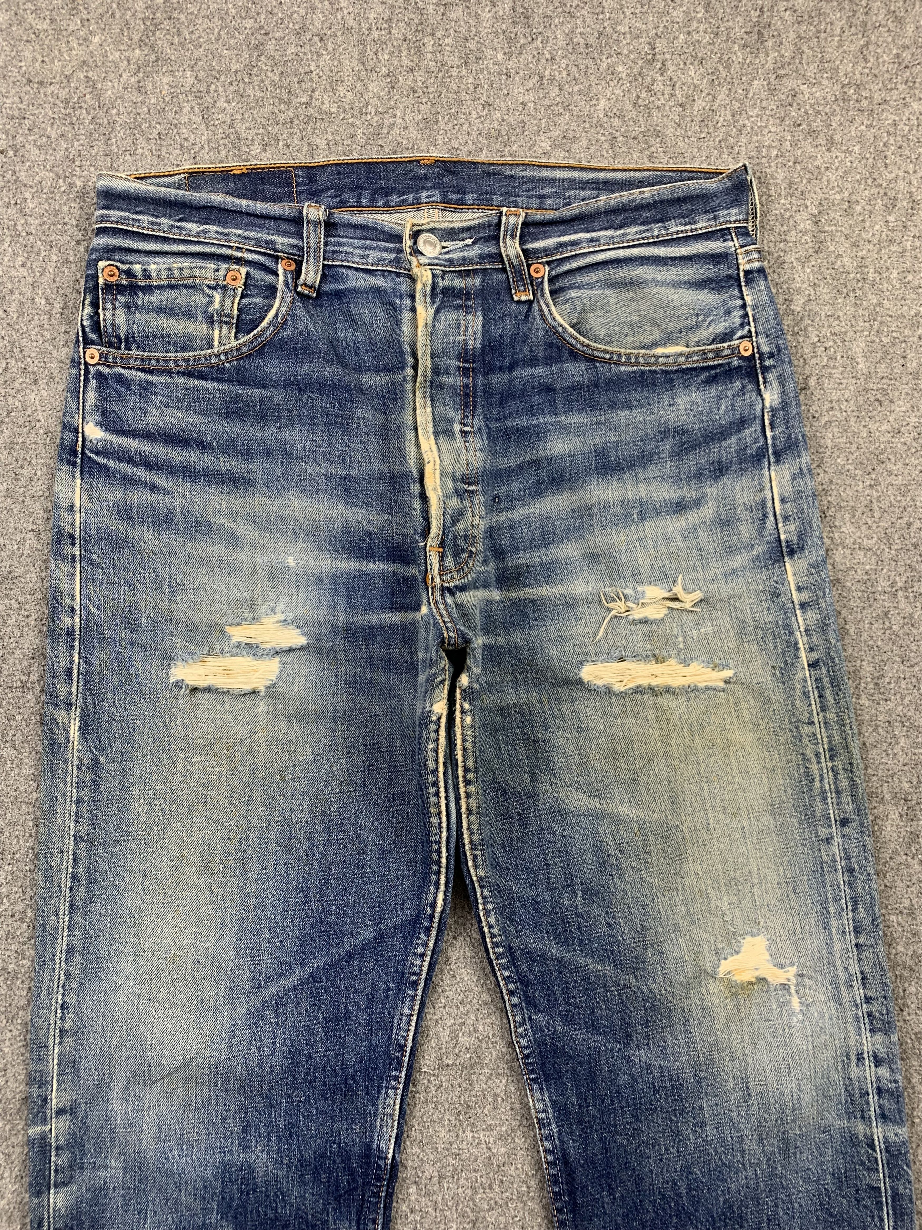 Levi's × Vintage Vintage 90s Levis 501 Faded Blue Jeans Size US 32 / EU 48 - 2 Thumbnail