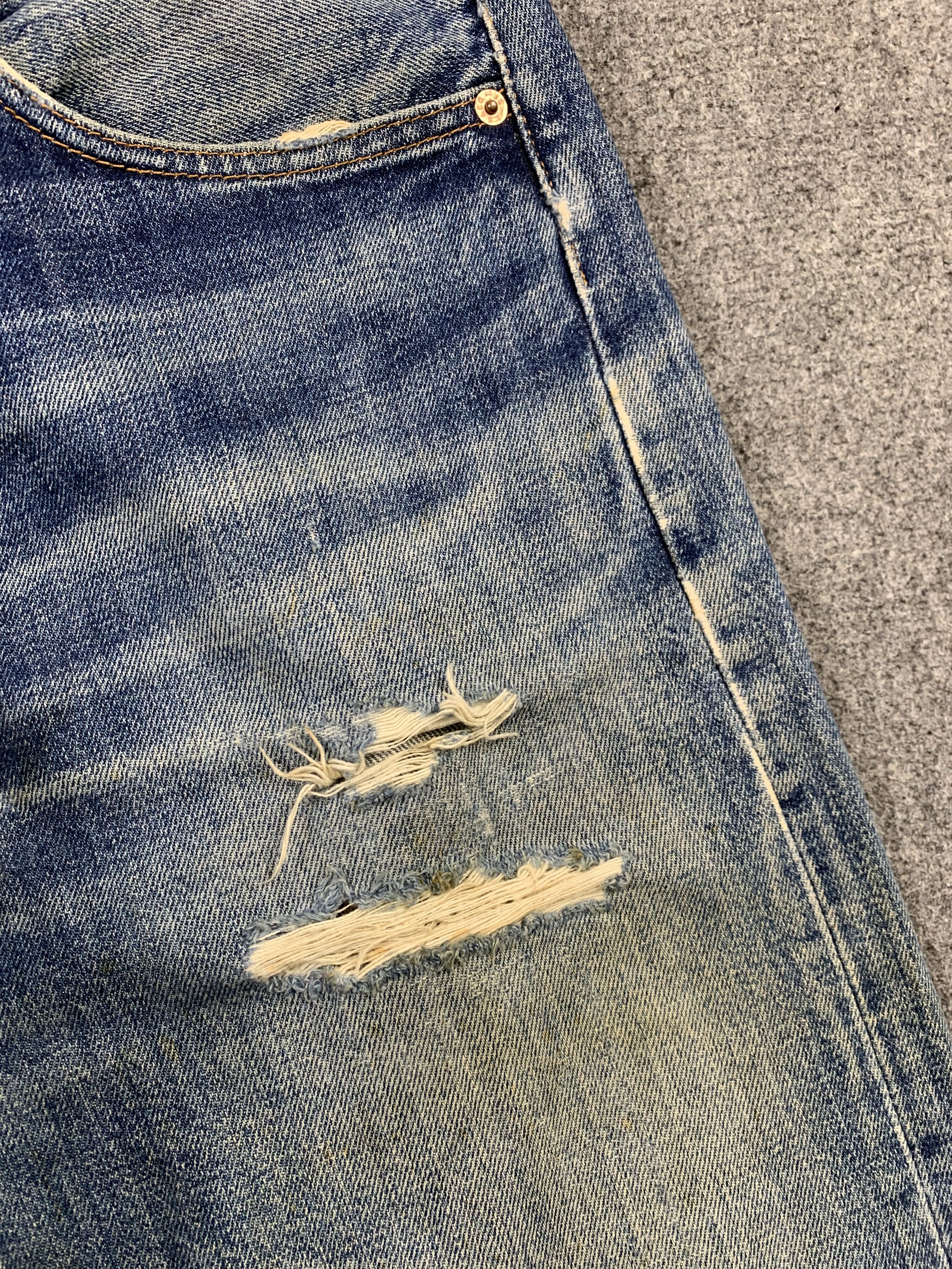Levi's × Vintage Vintage 90s Levis 501 Faded Blue Jeans Size US 32 / EU 48 - 14 Thumbnail
