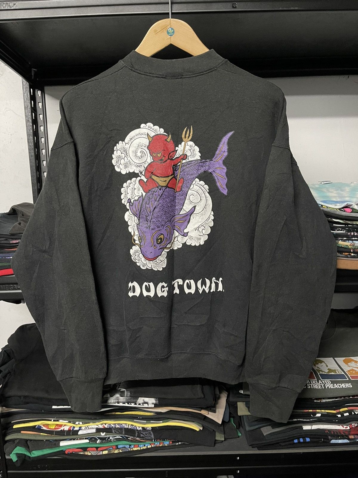 Dogtown Rare Vintage 90s Dog Town Faded Sweatshirt Tadmen Devil Size US L / EU 52-54 / 3 - 1 Thumbnail