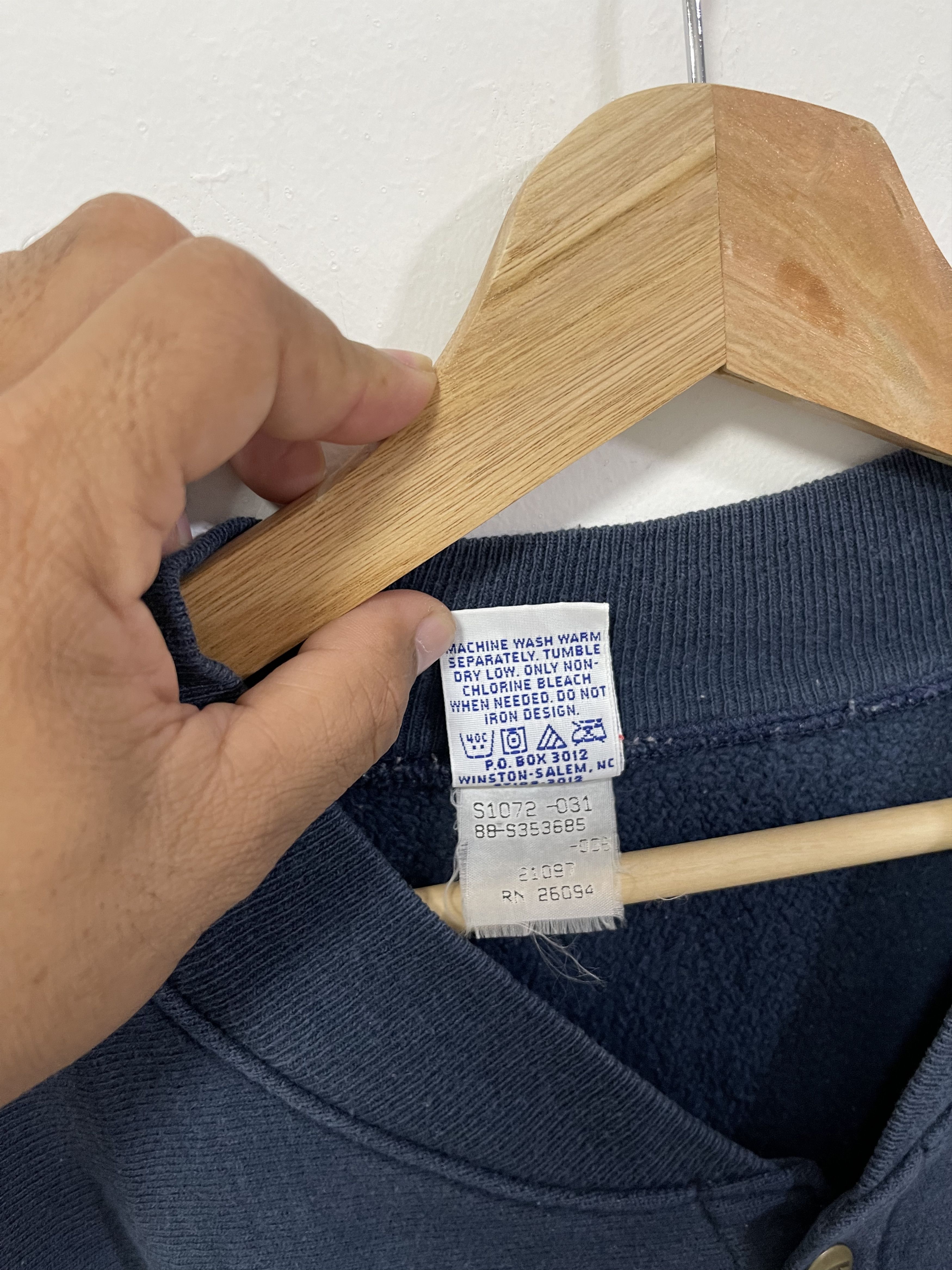 Champion 90s Champion Reverse Weave Boxy Bleached Button Down Size US L / EU 52-54 / 3 - 14 Thumbnail