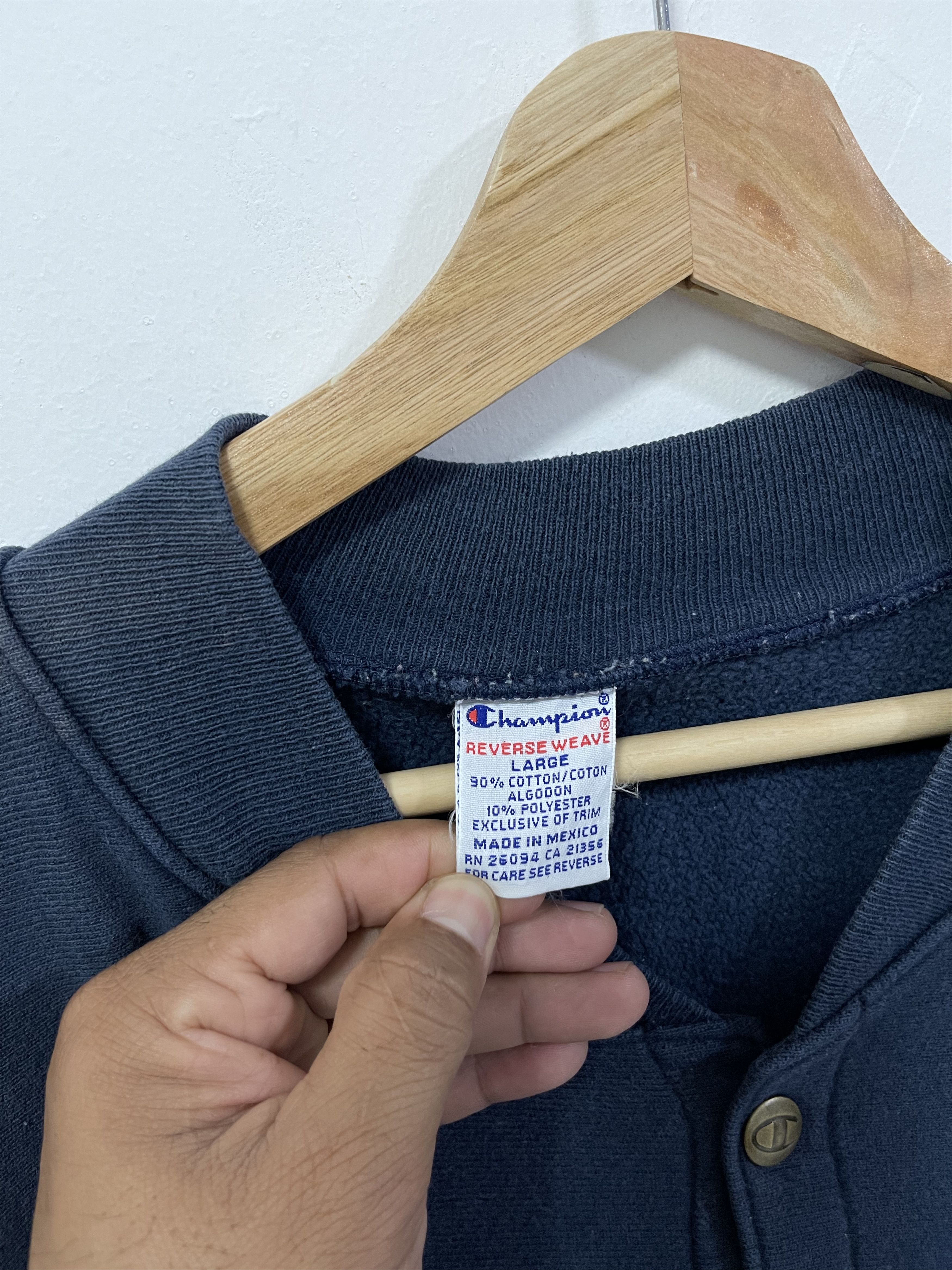 Champion 90s Champion Reverse Weave Boxy Bleached Button Down Size US L / EU 52-54 / 3 - 12 Thumbnail