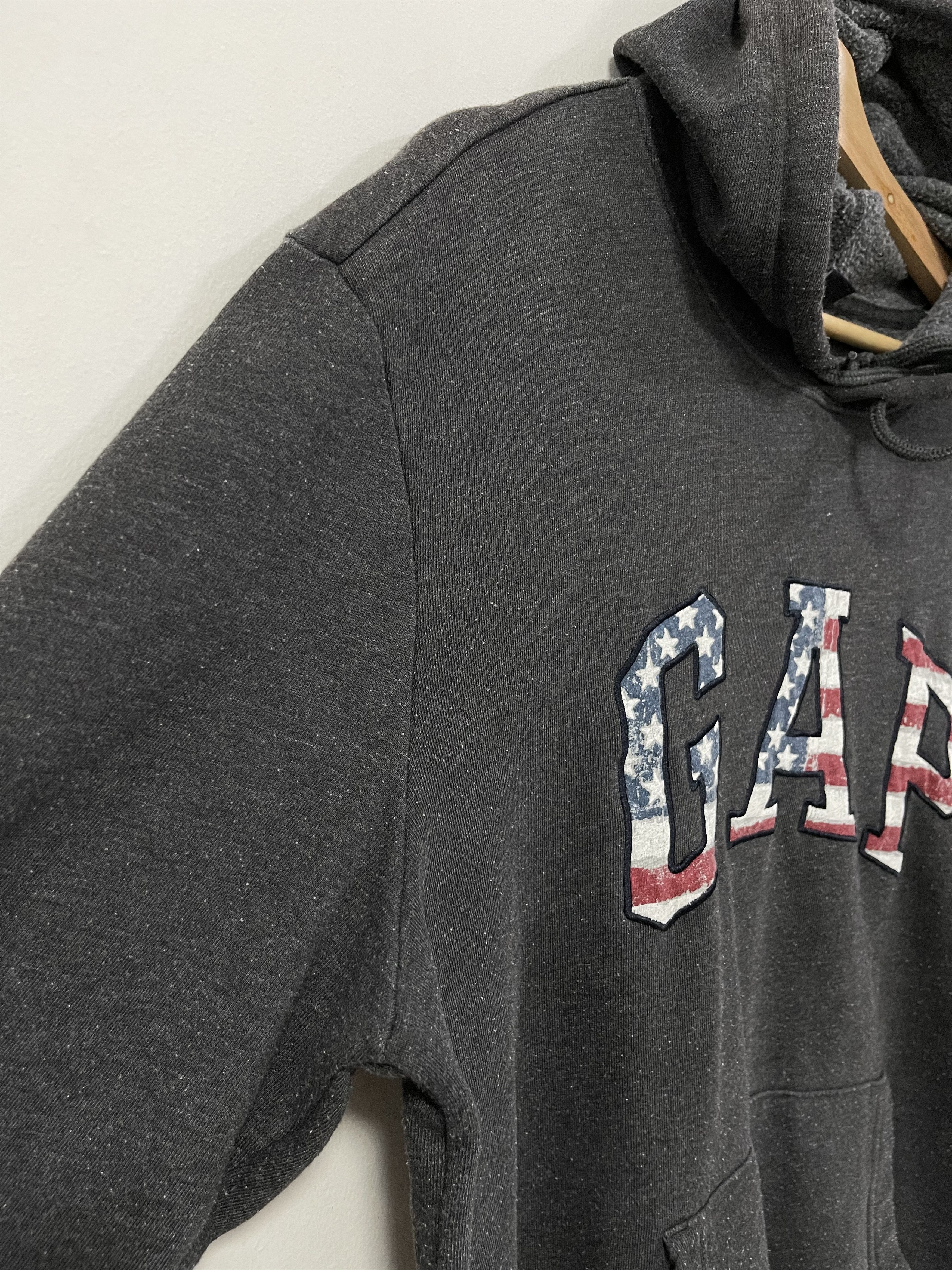 Gap × Vintage Vintage Gap Flag Embroidery Hoodie Sweatshirt Size US L / EU 52-54 / 3 - 7 Thumbnail
