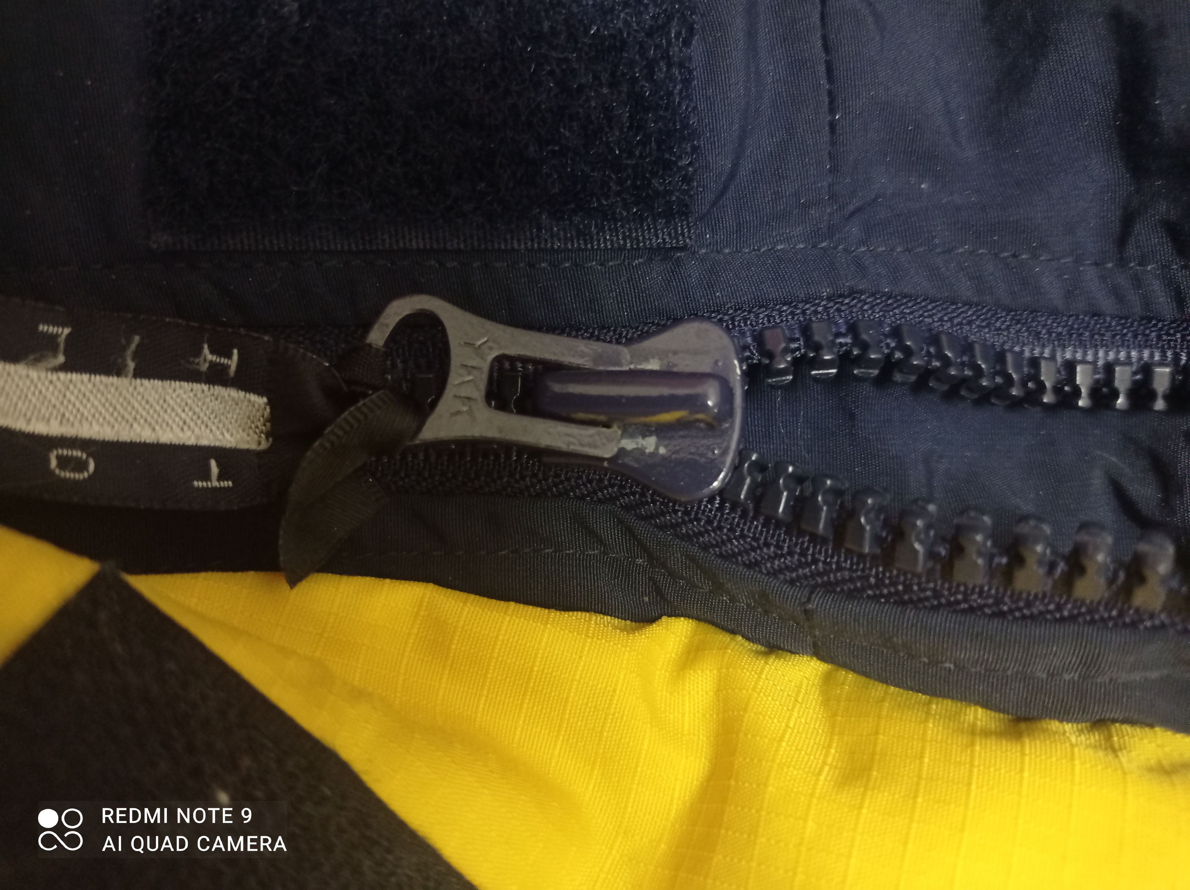 Tommy Hilfiger Vintage 90's Tommy Hilfiger Sailing Gear Jacket Flip Bag Size US XL / EU 56 / 4 - 13 Thumbnail